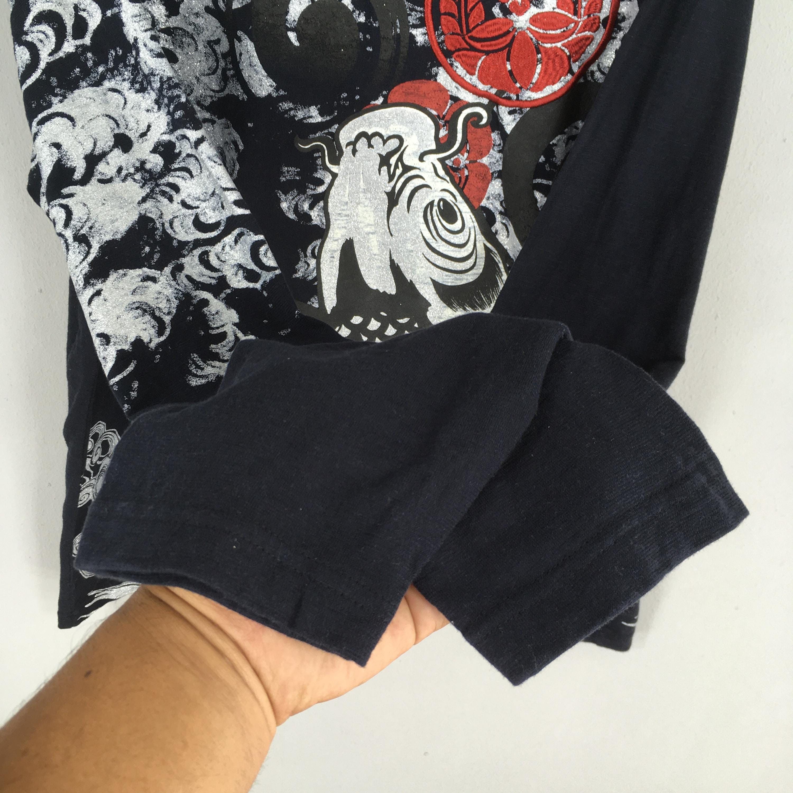Japanese Brand Fish Koi Japanese Culture Sukajan Black Tshirt XLarge Size US XL / EU 56 / 4 - 5 Thumbnail