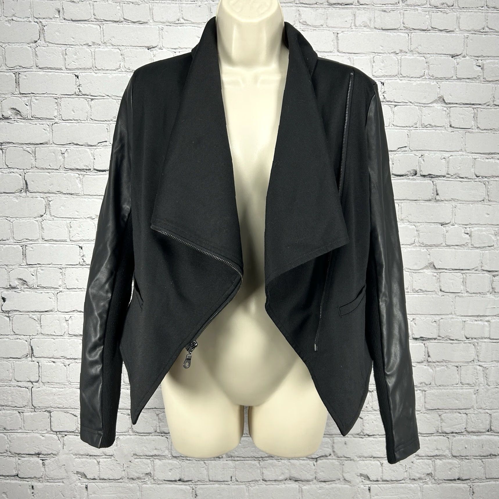 Vintage Bagatelle Jacket Black Faux Leather Asymmetrical Zip Up Size S Women Size S / US 4 / IT 40 - 2 Thumbnail