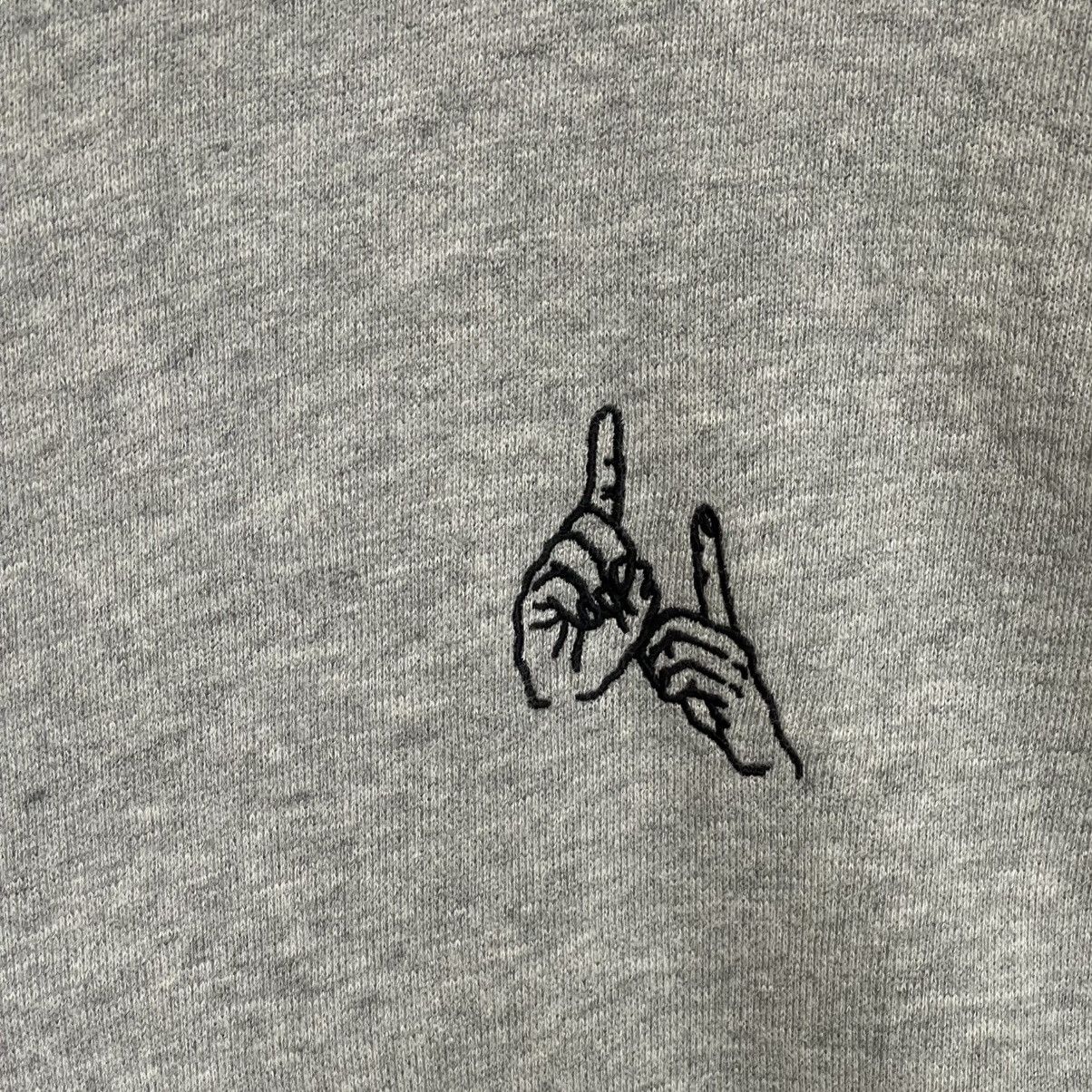 Uniqlo Gen Hosnino Big Logo Pullover Hoodie Size US L / EU 52-54 / 3 - 8 Thumbnail