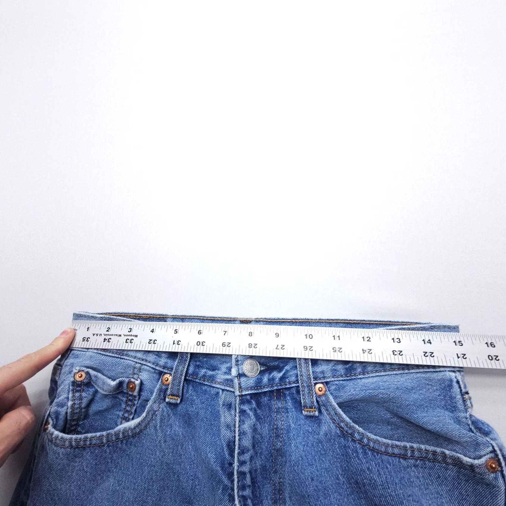 Levi's Levi's 505 Jeans Regular Fit Straight Leg Mens 30 x 30 Denim Blue Cotton 5-Pocket Logo Vintage No (30") 30" Inseam Size US 30 / EU 46 - 7 Thumbnail