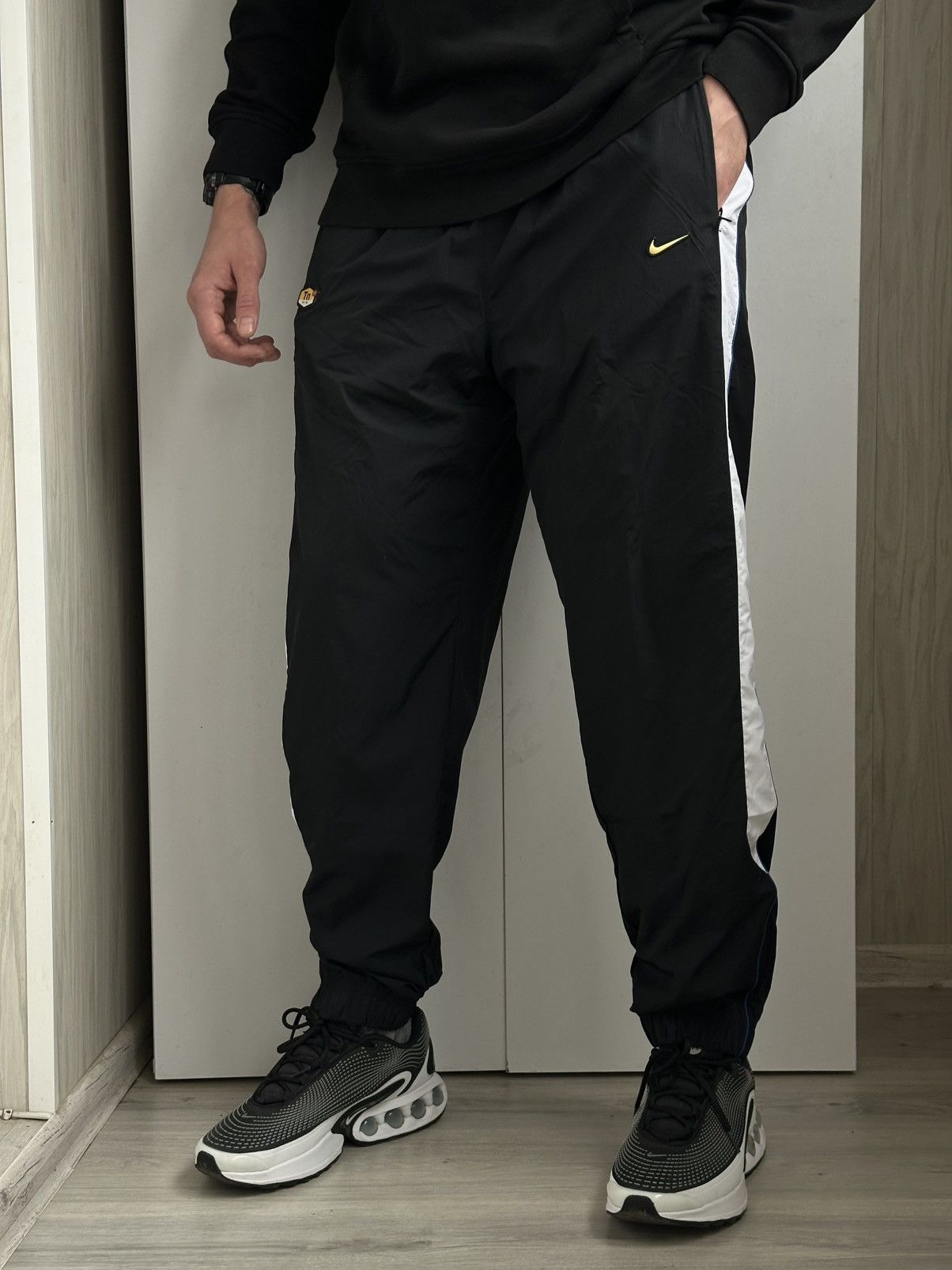 Nike Nike TN Track Pants Swoosh Nylon Drill Sizes XL New Size US 36 / EU 52 - 1 Thumbnail