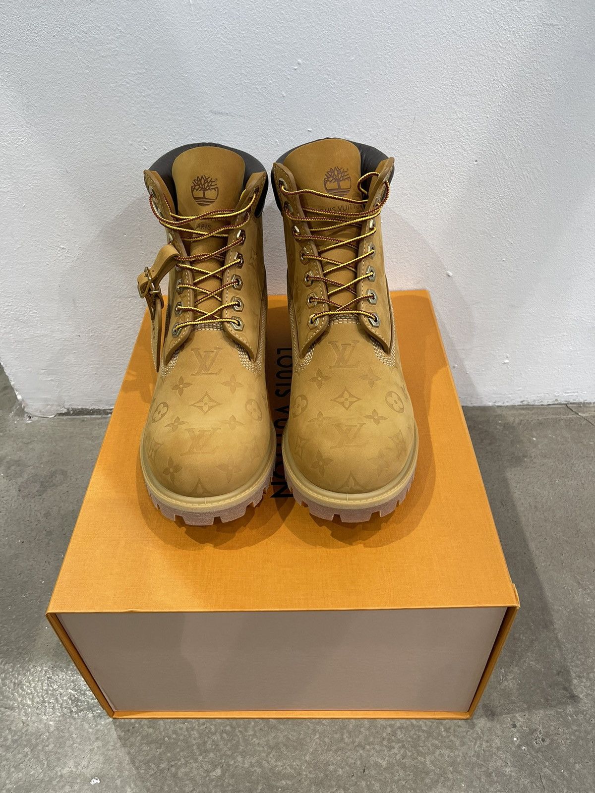 Louis Vuitton × Timberland Louis Vuitton x Timberland Size US 10.5 / EU 43-44 - 3 Thumbnail