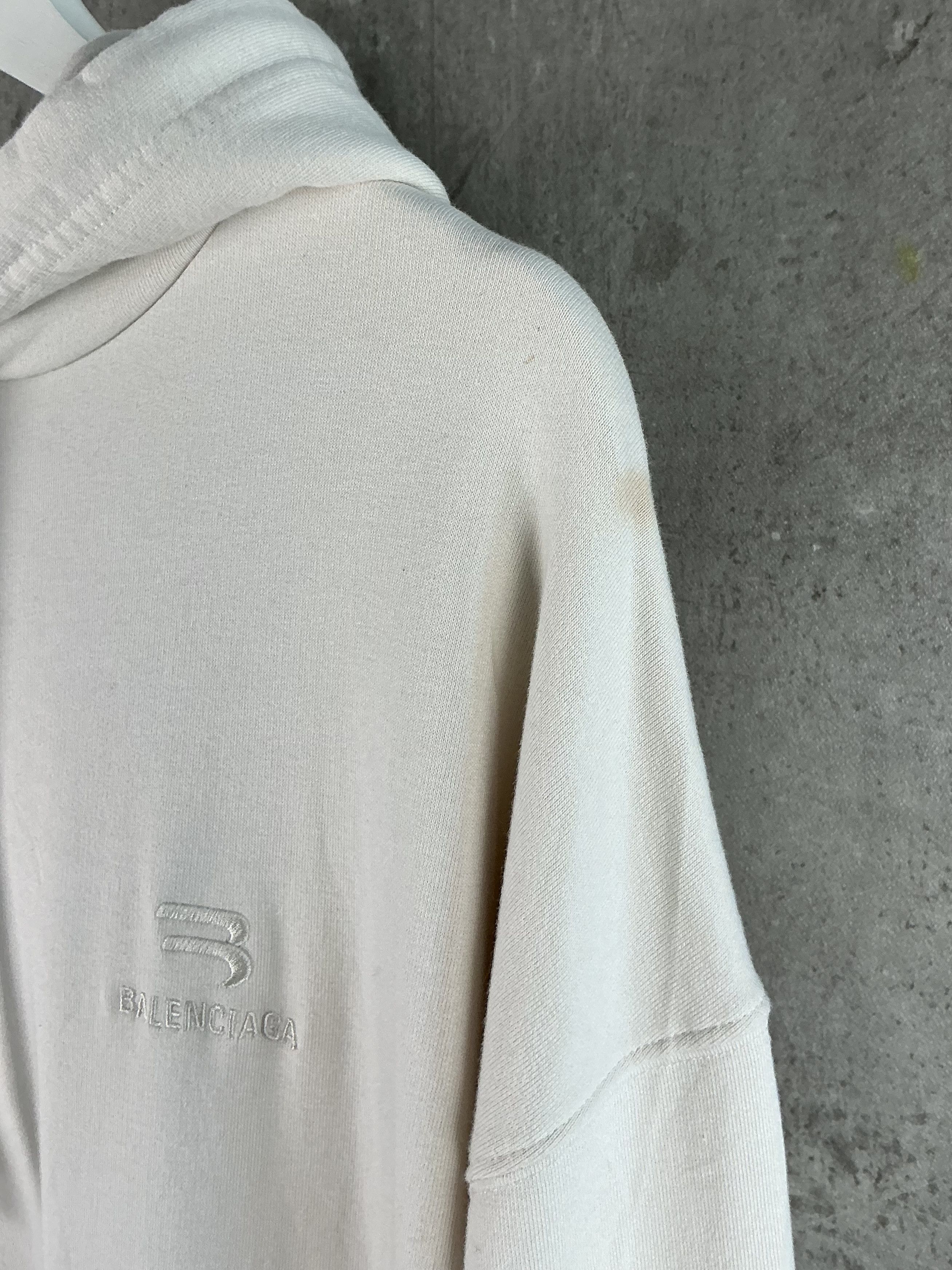 Balenciaga BALENCIAGA 3B Chest Logo Hoodie Cream Size US S / EU 44-46 / 1 - 12 Thumbnail