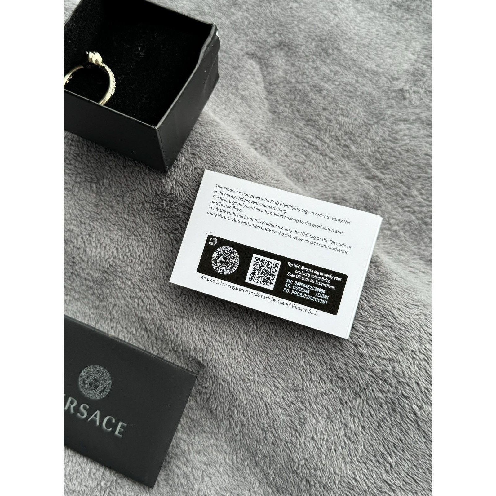 Versace Versace medusa head logo crystal gold ring Size ONE SIZE - 13 Thumbnail