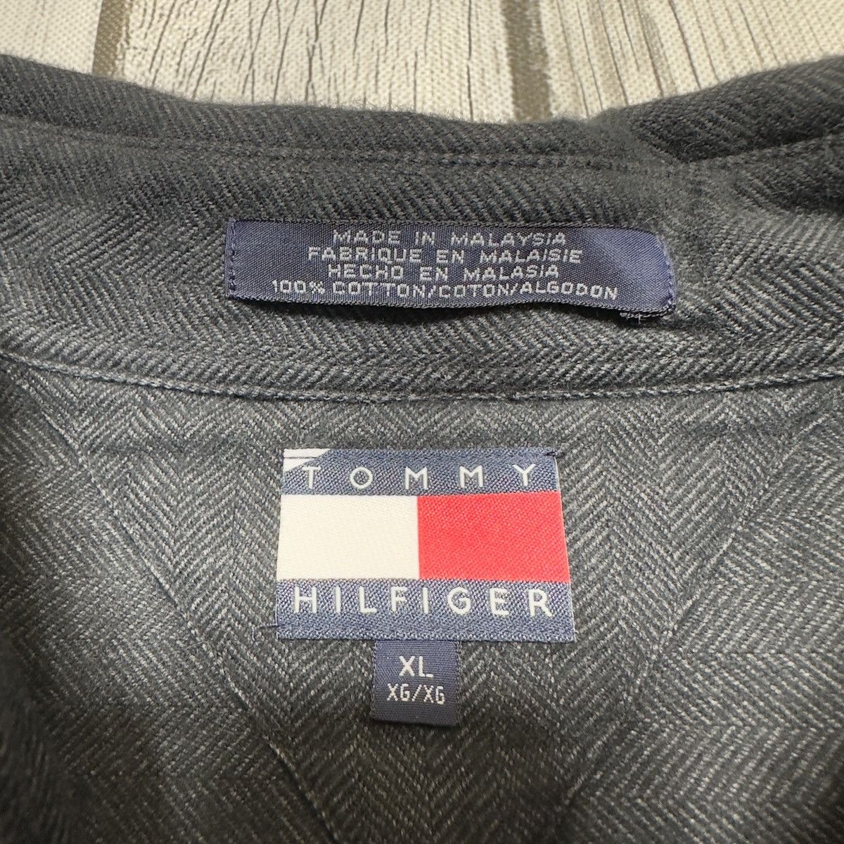 Tommy Hilfiger × Vintage Vintage Tommy Hilfiger shirt Size US XL / EU 56 / 4 - 4 Thumbnail