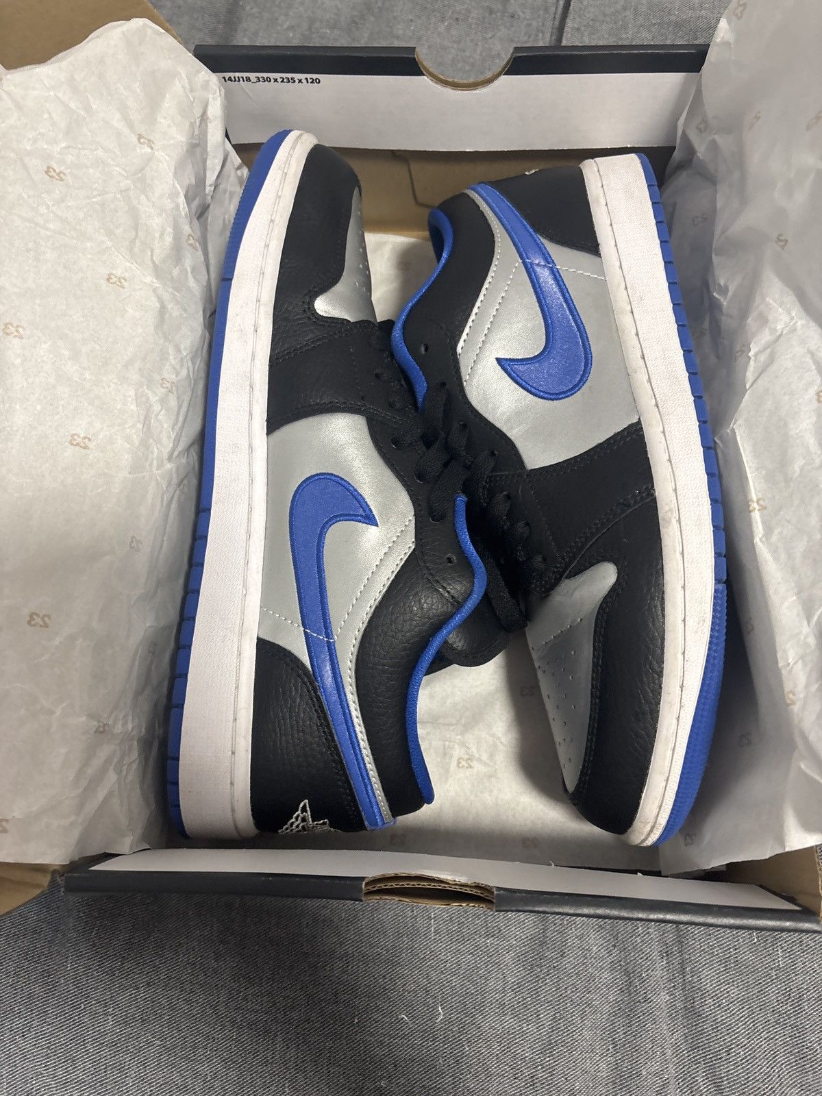 Nike Air Jordan 1 Low Size US 11 / EU 44 - 2 Thumbnail