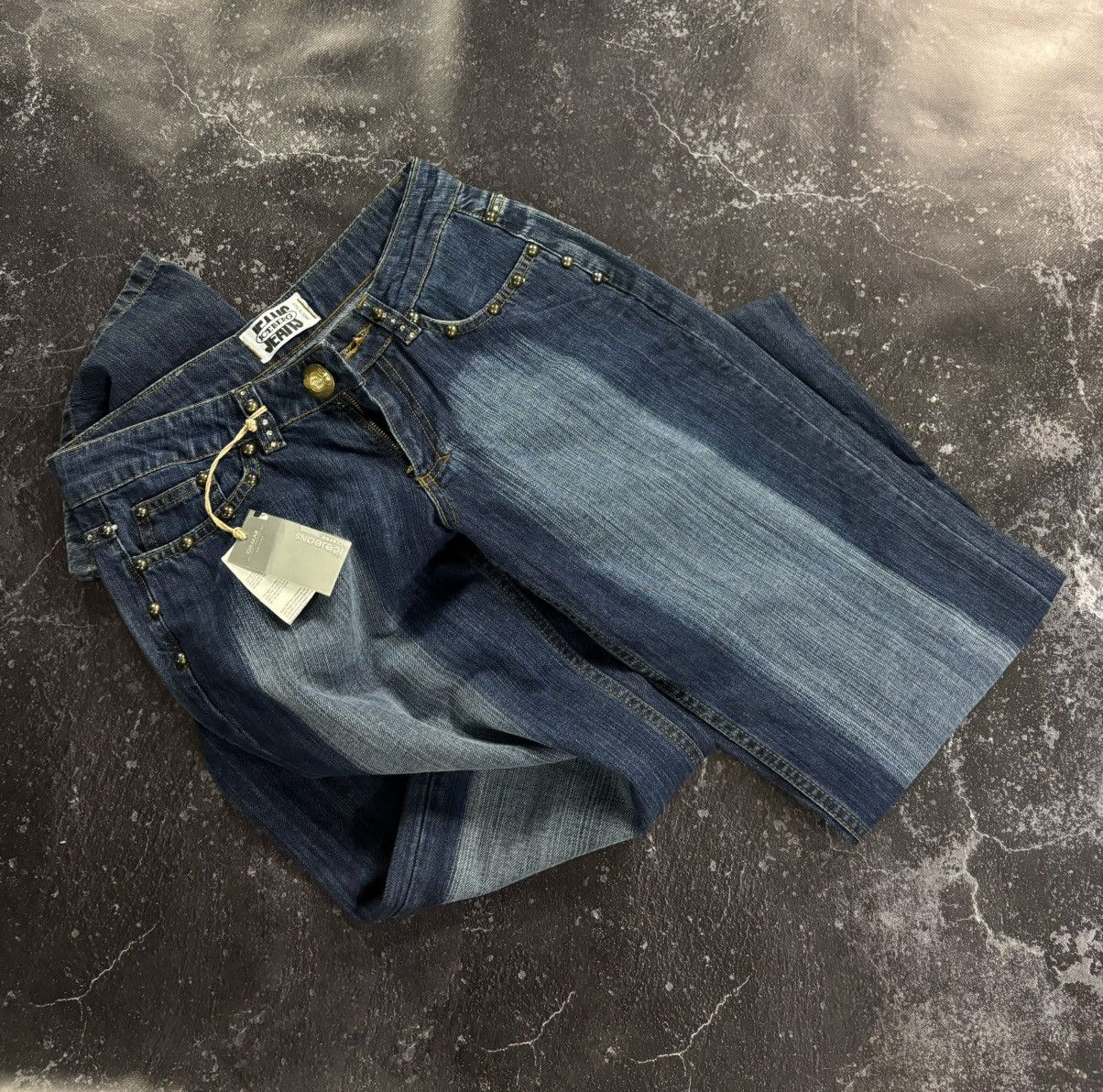 Vintage Low-rise Bell-bottom jeans Size 30" / US 8 / IT 44 - 5 Thumbnail