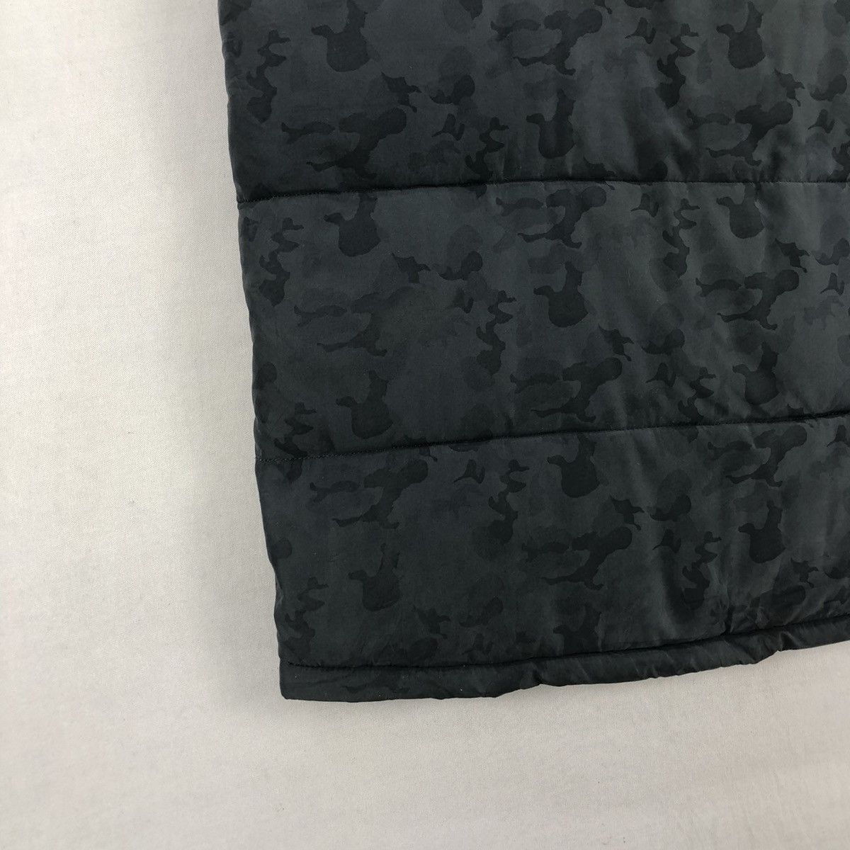Vanquish Vintage 2000s Vanquish Tokyo Camo Puffer Vest Size US M / EU 48-50 / 2 - 9 Thumbnail