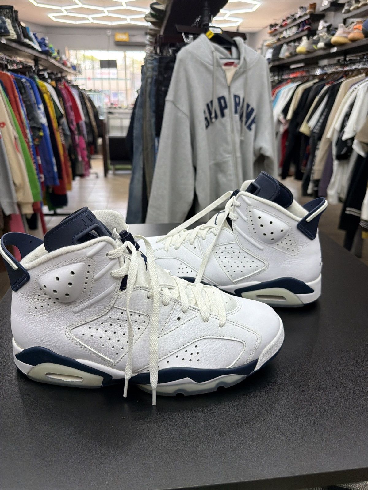 Jordan Brand Air Jordan 6 Retro White/Midnight Navy Men's Size 10 Size US 10 / EU 43 - 2 Thumbnail