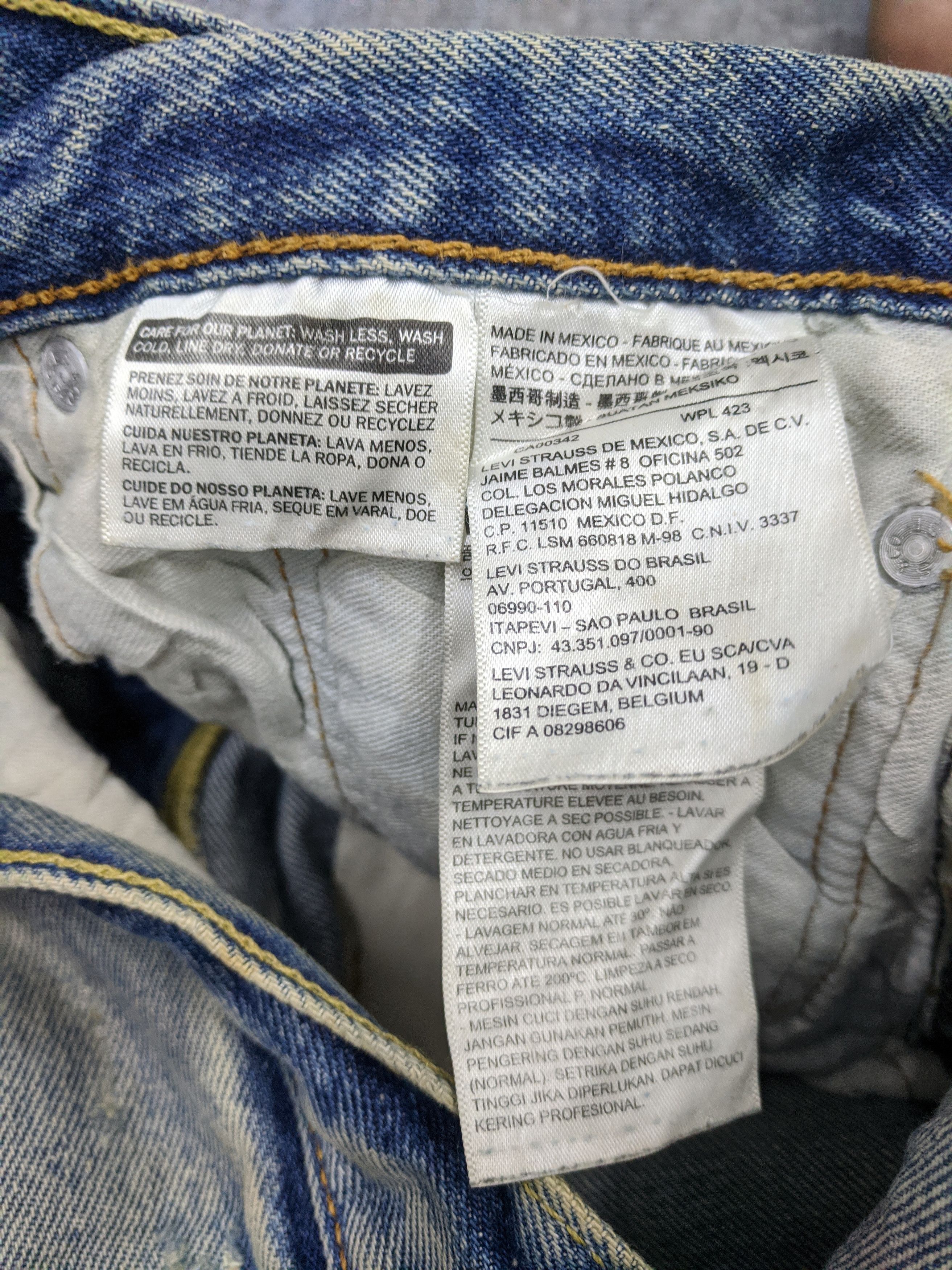 Levi's × Vintage Vintage Distressed Levis 501 Faded Blue Jeans 33x33 Size US 33 - 7 Thumbnail