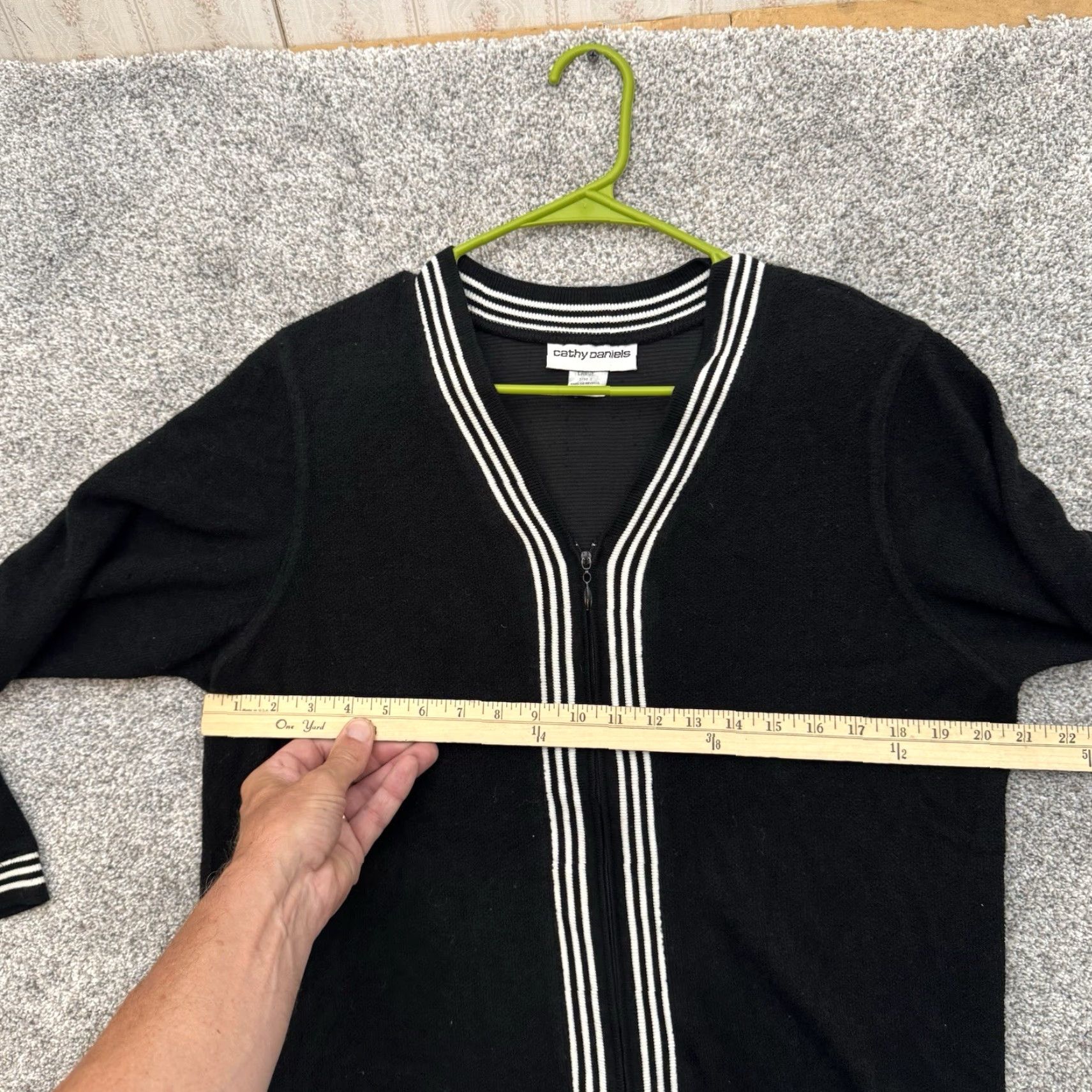 Vintage VINTAGE Cathy Daniels Full Zip Sweater Large Womens Knit Black 90s Y2K Preppy Office Grandmacore Winter Fall Womens Size L / US 10 / IT 46 - 3 Thumbnail
