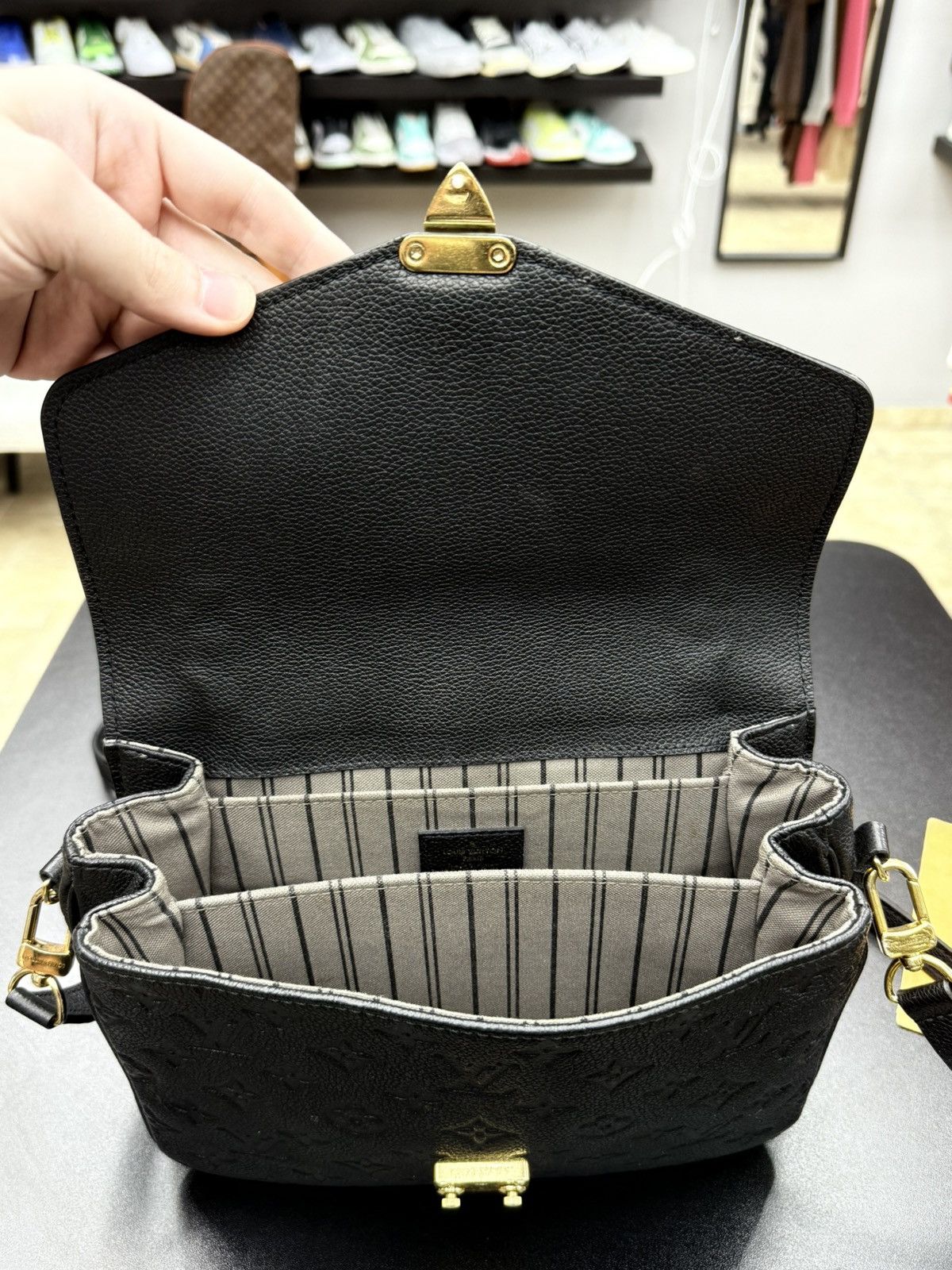 Louis Vuitton Authentic Louis Vuitton Pochette Métis Shoulder Bag Black Size ONE SIZE - 13 Thumbnail
