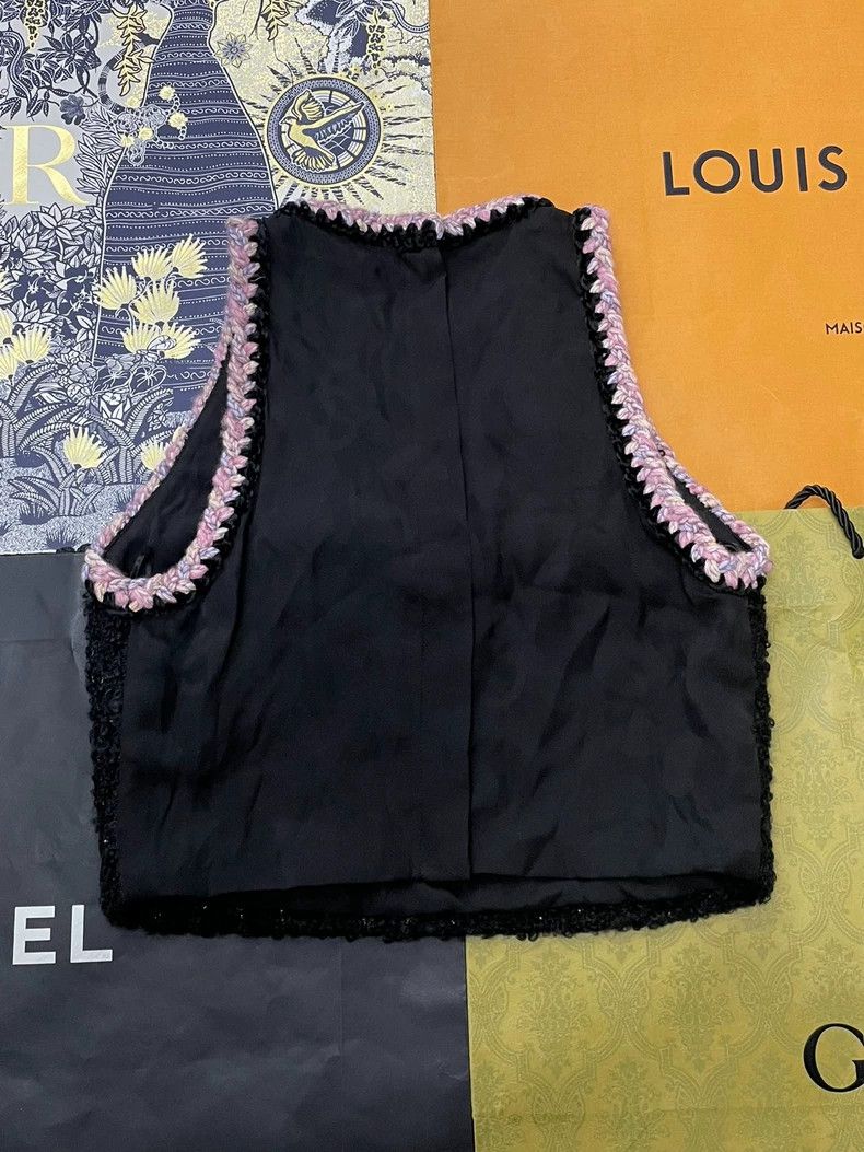 Chanel chanel Pink rolled-edged black tweed vest Size XS / US 0-2 / IT 36-38 - 2 Thumbnail