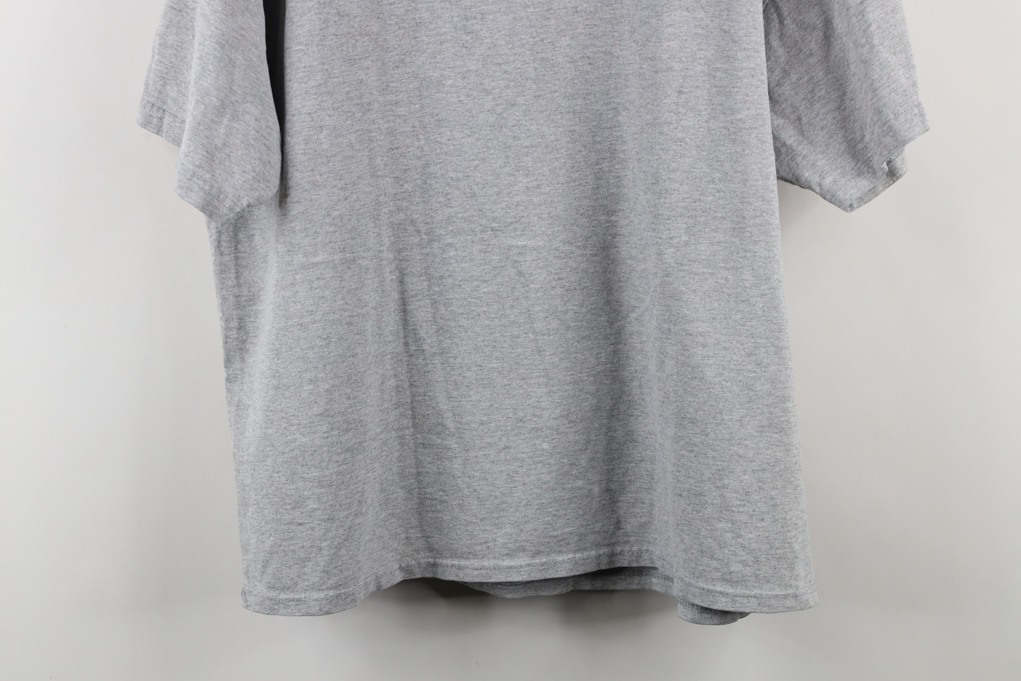 Vintage Vintage Y2K Chrysler Car Short Sleeve T-Shirt Heather Gray Size US XL / EU 56 / 4 - 9 Thumbnail