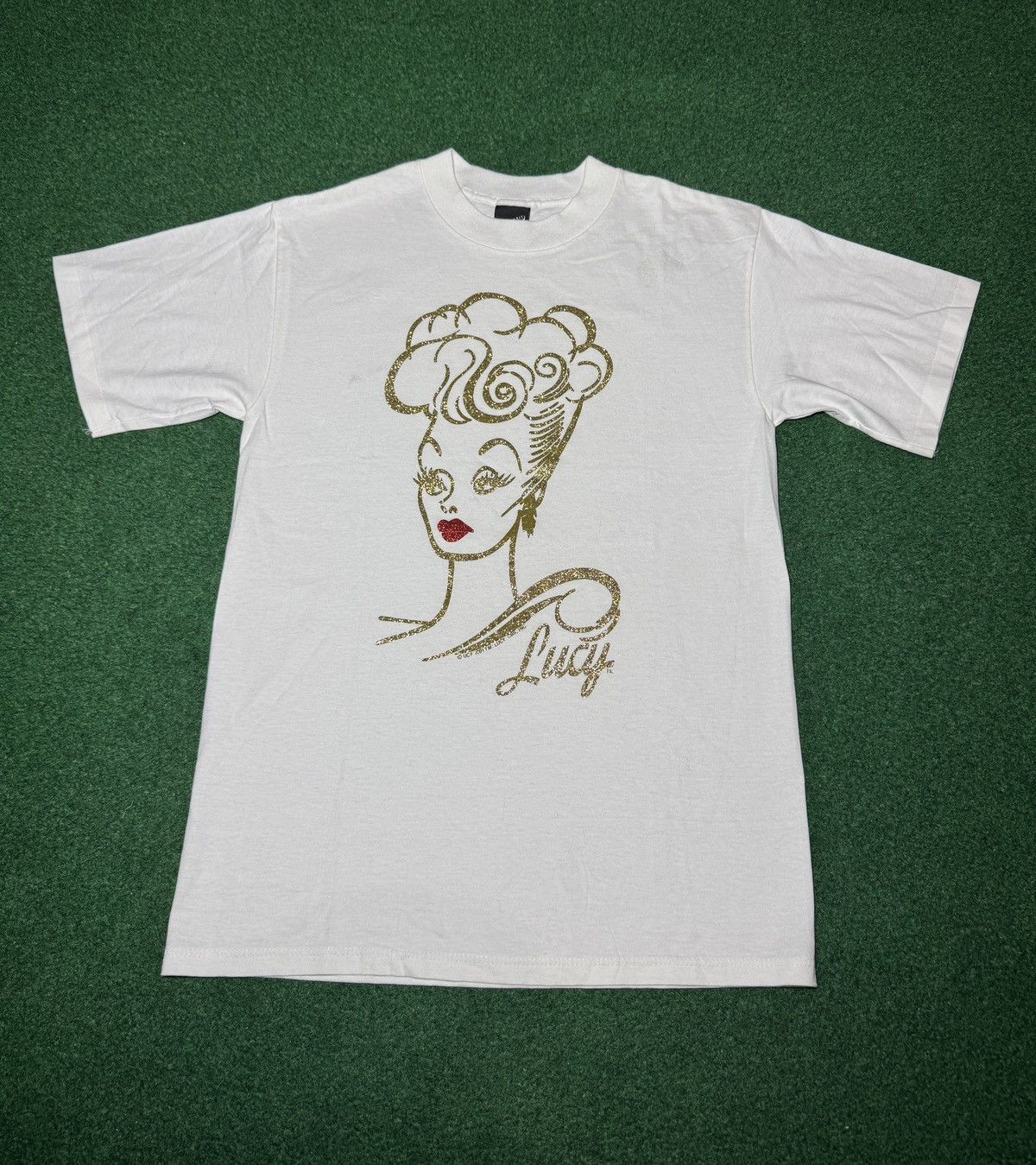 Vintage I Love Lucy Diamond Dust Graphic Vintage 90s 19x29 T Shirt Size US M / EU 48-50 / 2 - 1 Thumbnail