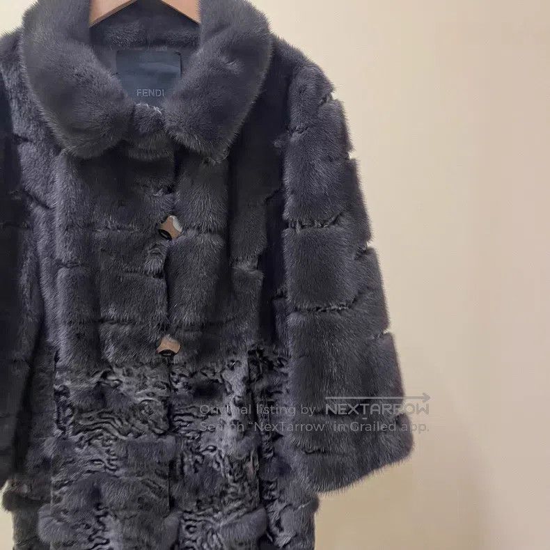 Fendi Fendi Lamb fur and leather shearling coat Size XS / US 0-2 / IT 36-38 - 2 Thumbnail