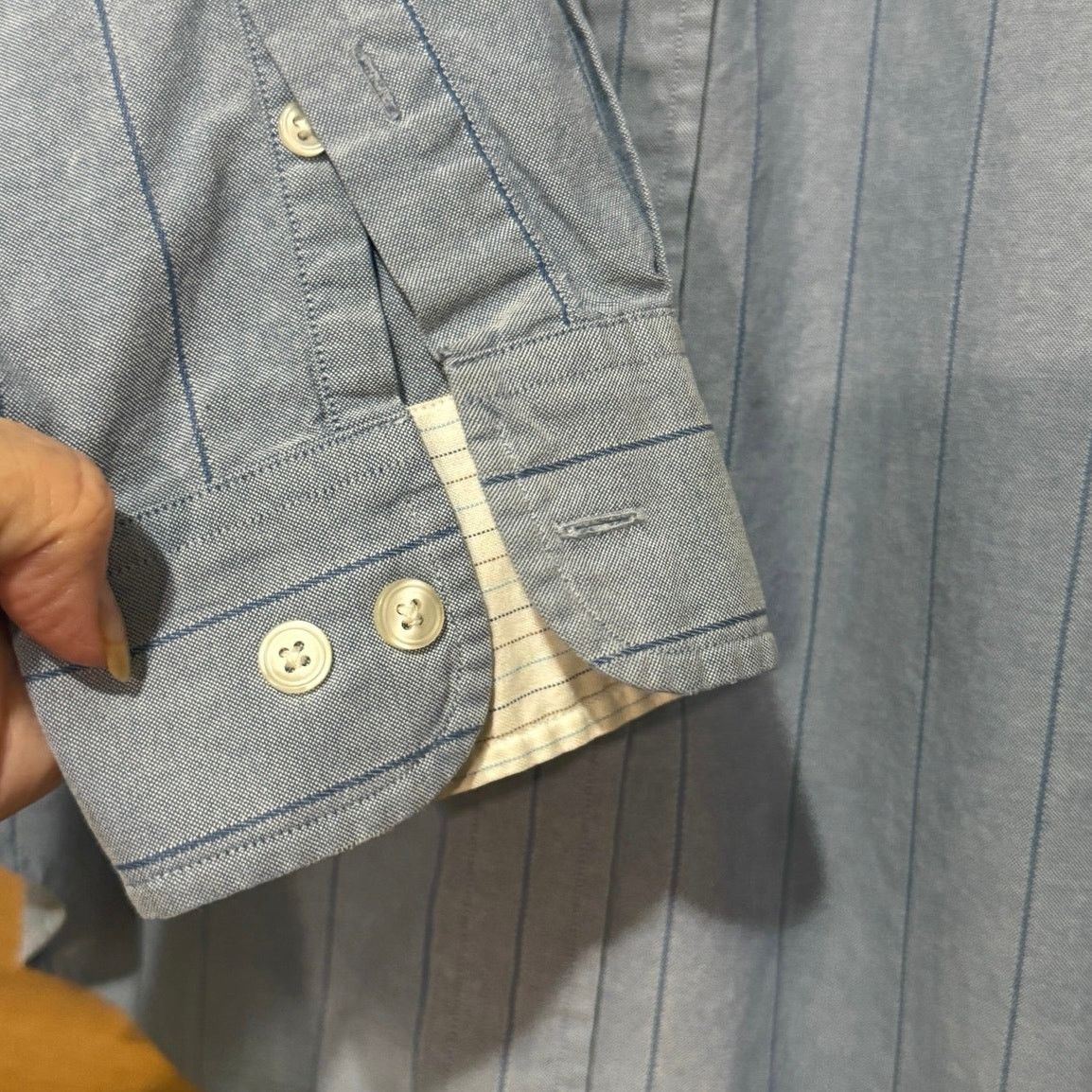 Roundtree & Yorke Roundtree & Yorke men’s size L blue 100% cotton button down Size US L / EU 52-54 / 3 - 5 Thumbnail