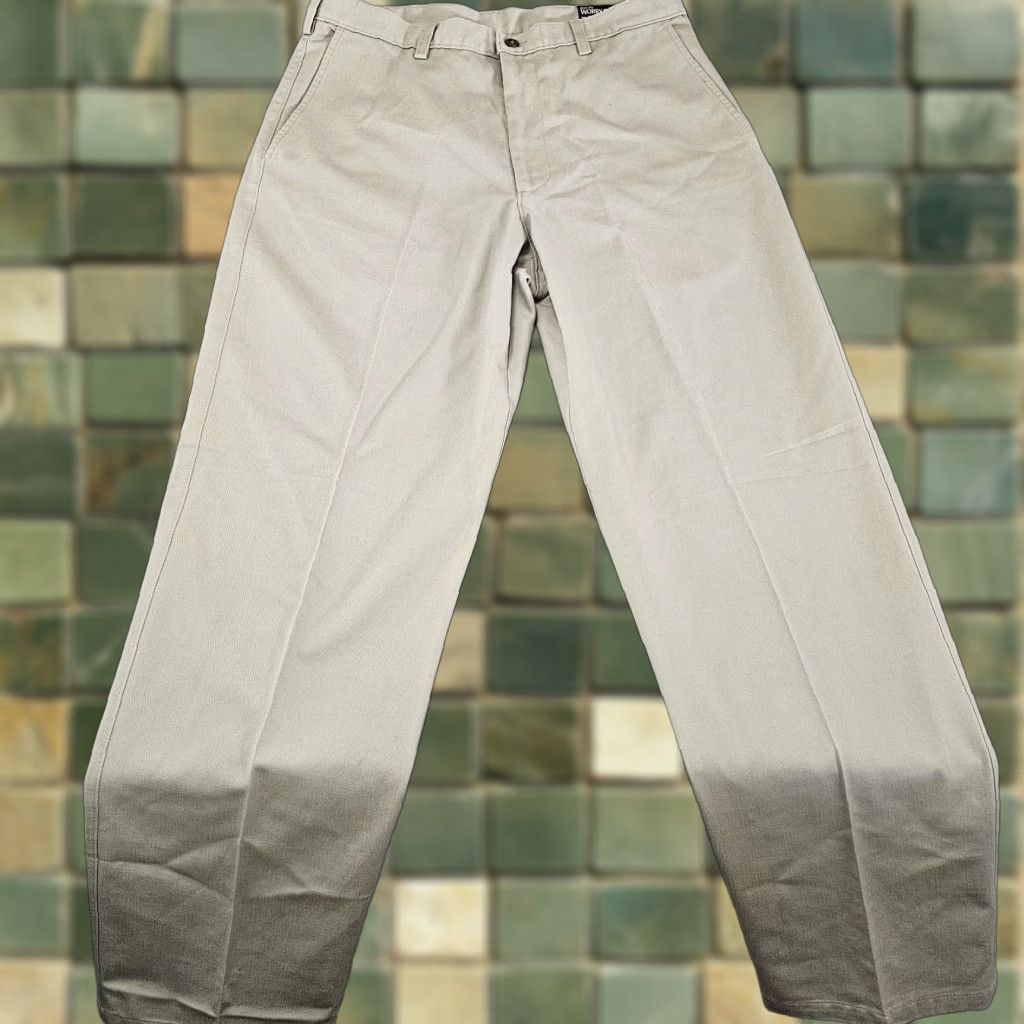 Vintage St. John's Bay Pants Mens Size 32x31 Khaki Relaxed Fit Chino Flat Front 100% Cotton Size US 32 / EU 48 - 1 Thumbnail