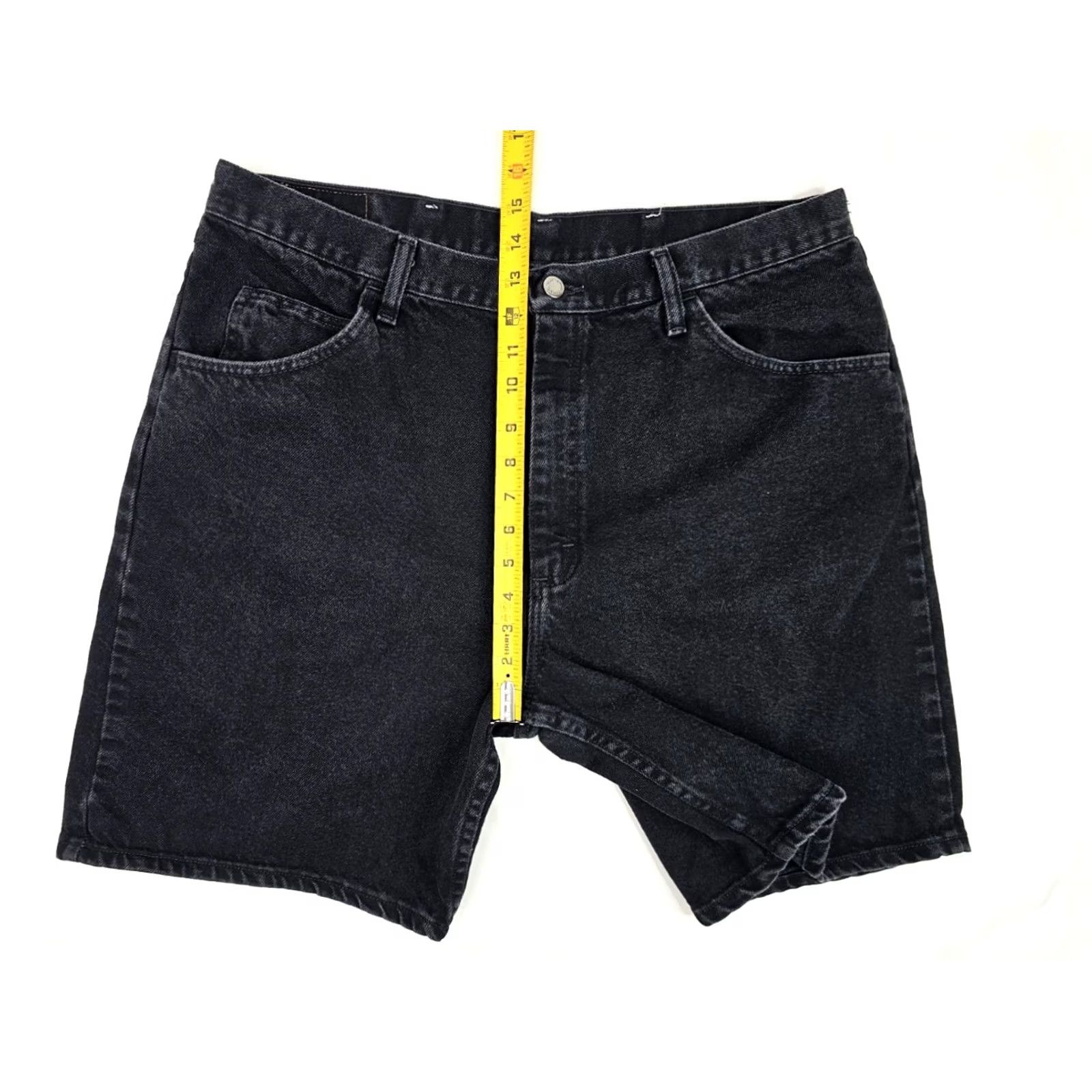 Wrangler VINTAGE Wrangler Regular Fit Denim Shorts Men 38 Washed Black Denim 5-Pocket 90s Vintage 9 in Inseam Mens Size US 38 / EU 54 - 4 Thumbnail