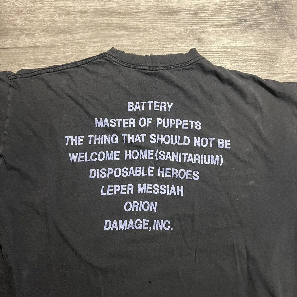 Band Tees Vintage Metallica Master Of Puppets Track List Tee Size US XL / EU 56 / 4 - 18 Thumbnail