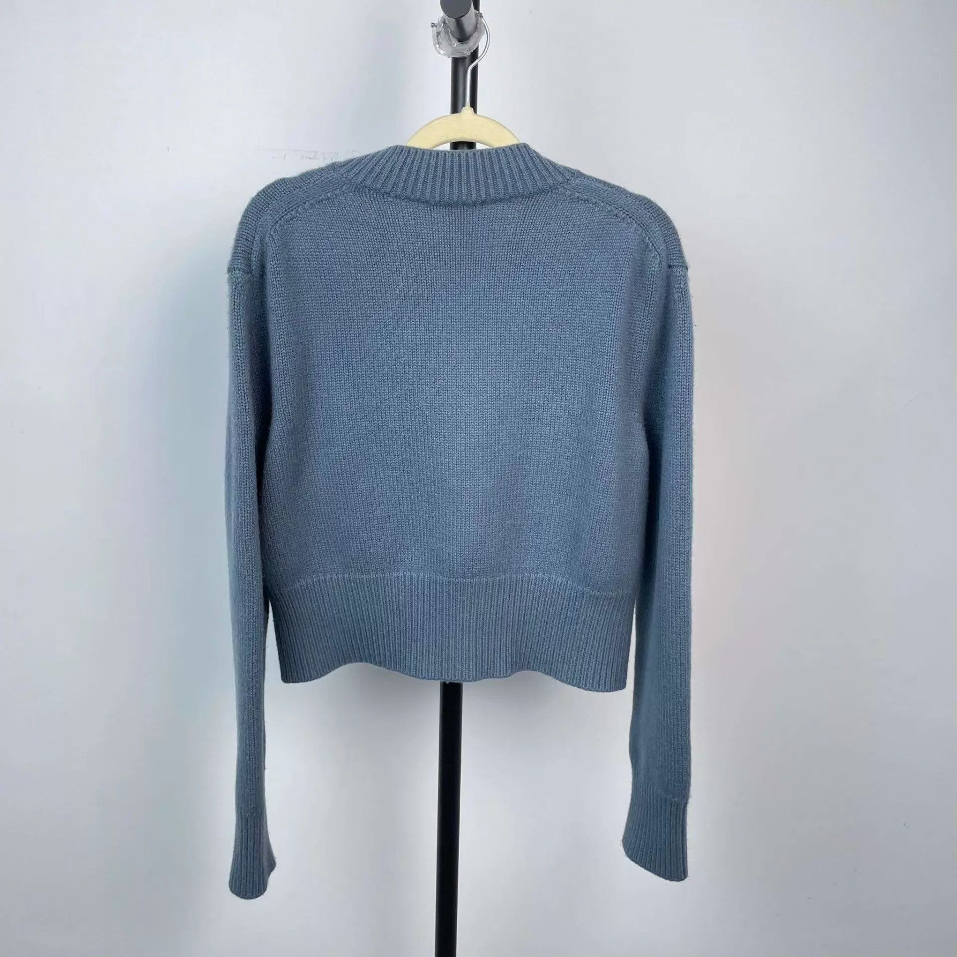 Celine Celine cashmere knit V-neck sweater XS blue 95 New Size XS / US 0-2 / IT 36-38 - 2 Thumbnail