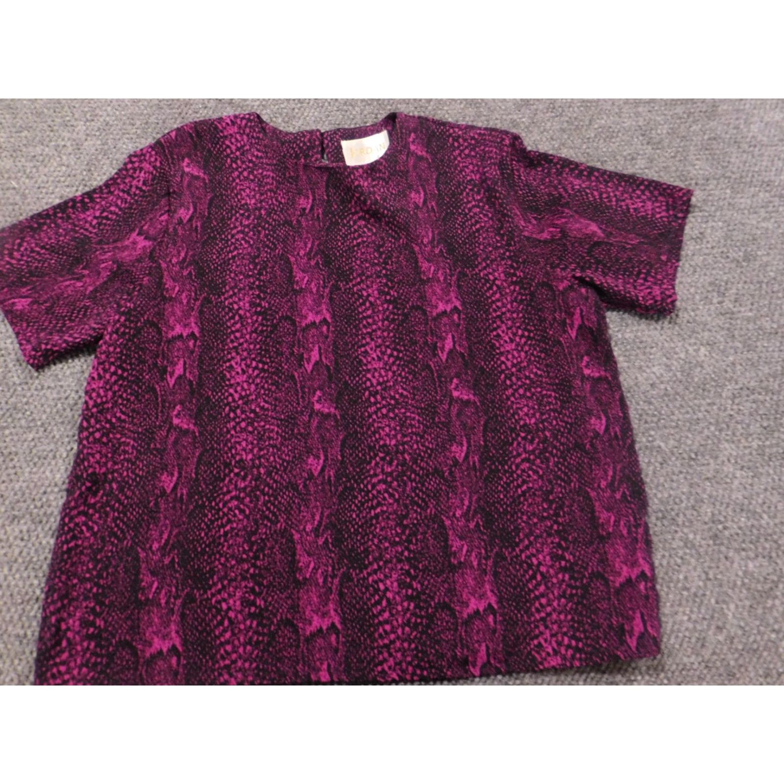 Jordan Brand Jordan Womens Blouse L Purple Stretch Crew Neck Short Sleeve Pullover Casual Polyester Rayon Floral Button Basic Size L / US 10 / IT 46 - 3 Thumbnail