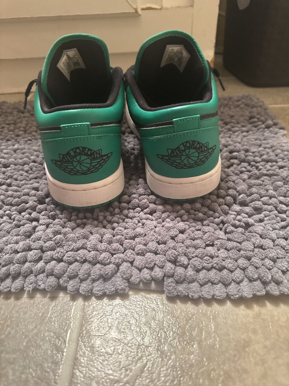 Jordan Brand × Nike Jordan 1 Low Lucky Green Size US 10.5 / EU 43-44 - 4 Thumbnail
