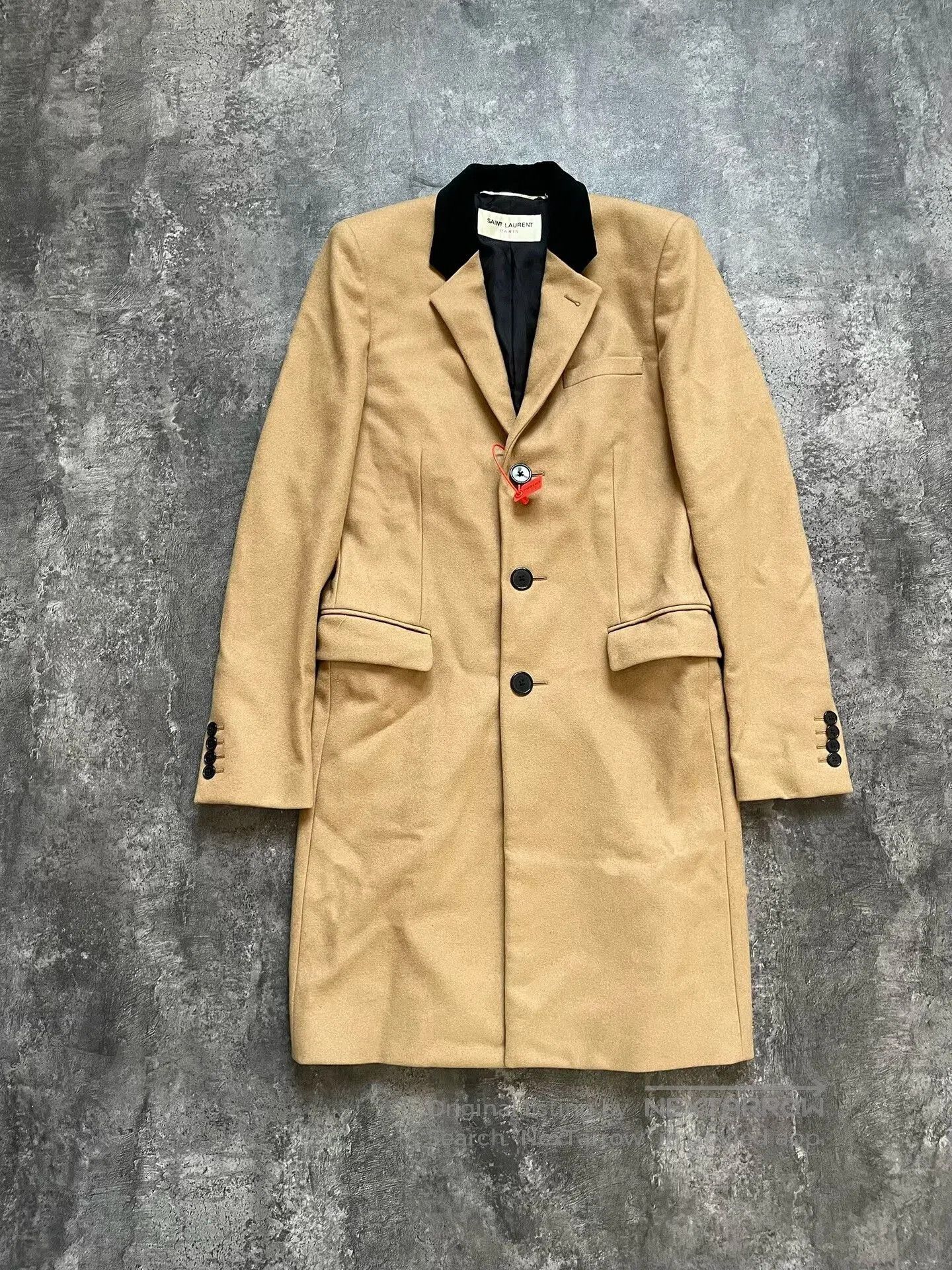 Saint Laurent Paris Saint Laurent Beige Coat w/ Black Collar. Size US S / EU 44-46 / 1 - 1 Thumbnail