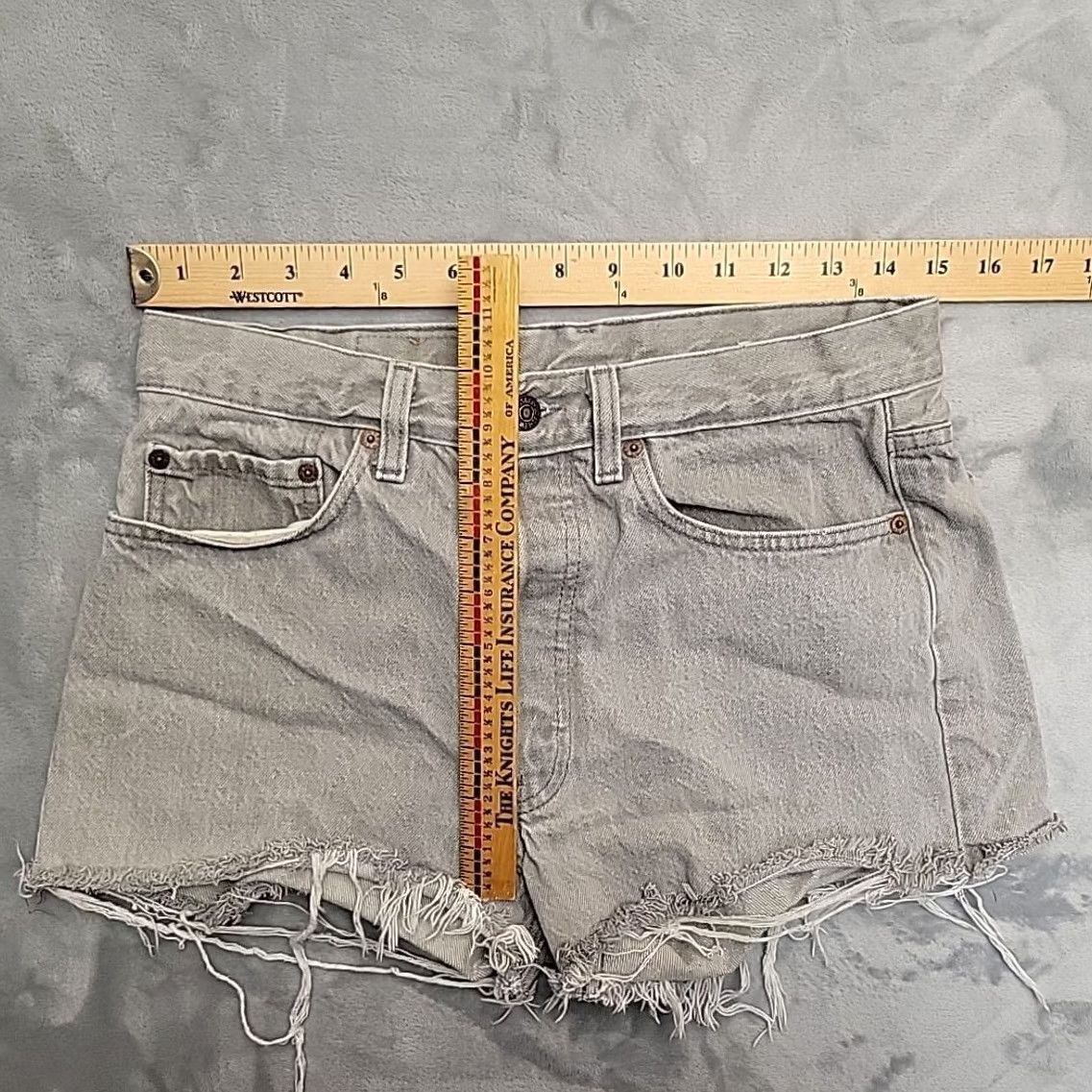 Levi's VTG Levi's 501 Jorts Sz 31 Gray Denim Booty Biker Shorts Daisy Duke Made in USA Womens 31 Denim Cotton Jeans Shorts Mid 2000s Size 24" / US 00 / IT 34 - 7 Thumbnail