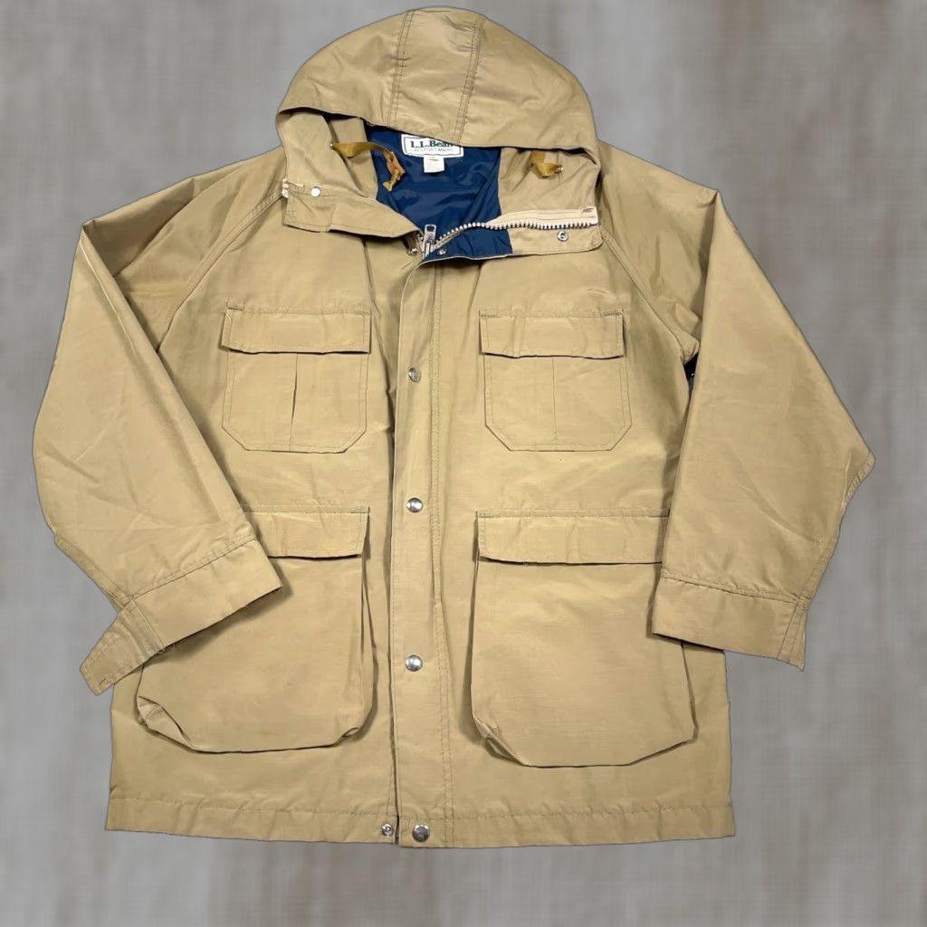 Vintage VINTAGE L.L. Bean Jacket Men Medium Tan Rain Chore Coat Nylon Hooded USA 80s 90s Size US M / EU 48-50 / 2 - 1 Thumbnail
