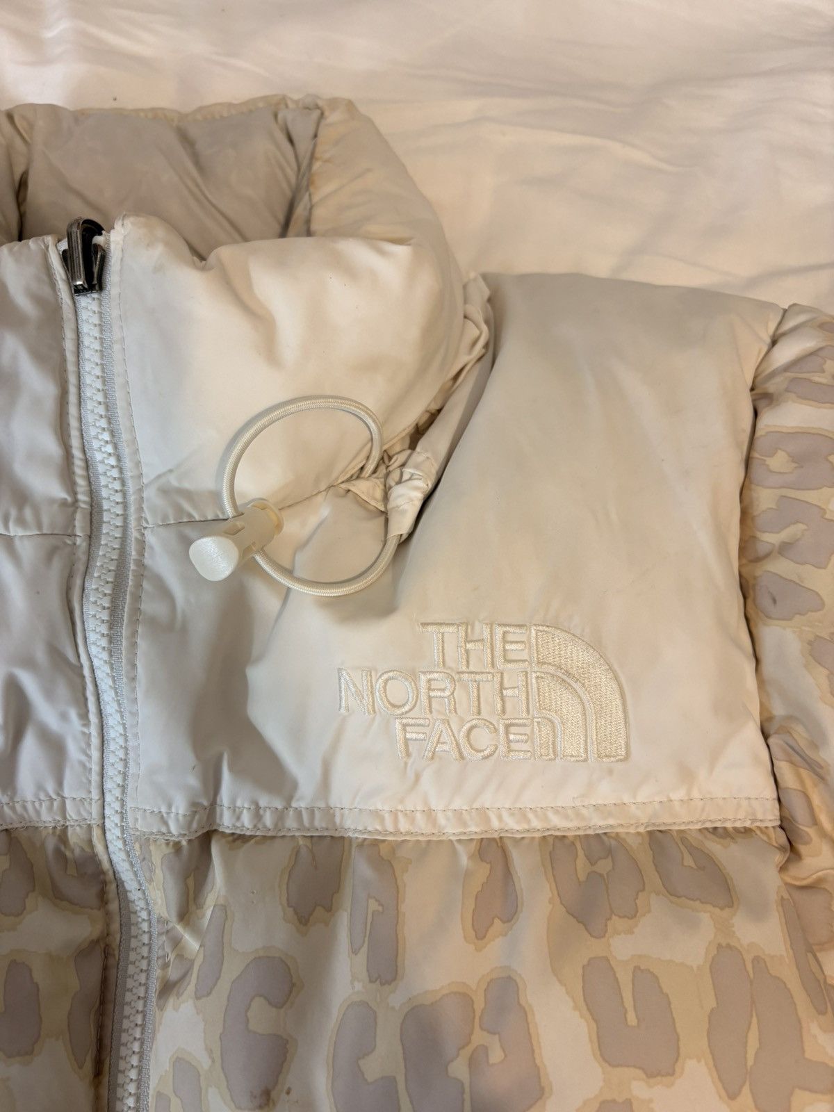 The North Face The North Face 1996 Retro Nuptse Leopard Print Puffer Beige Size XS / US 0-2 / IT 36-38 - 5 Thumbnail