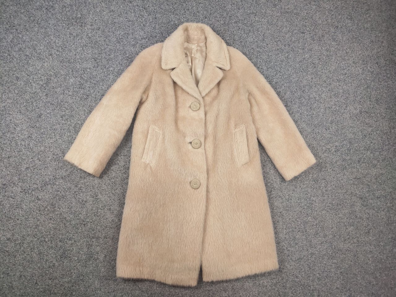Vintage Vintage 1950's/60's Luxury Mohair fuzzy Beige Coat Jacket Size M / US 6-8 / IT 42-44 - 9 Thumbnail
