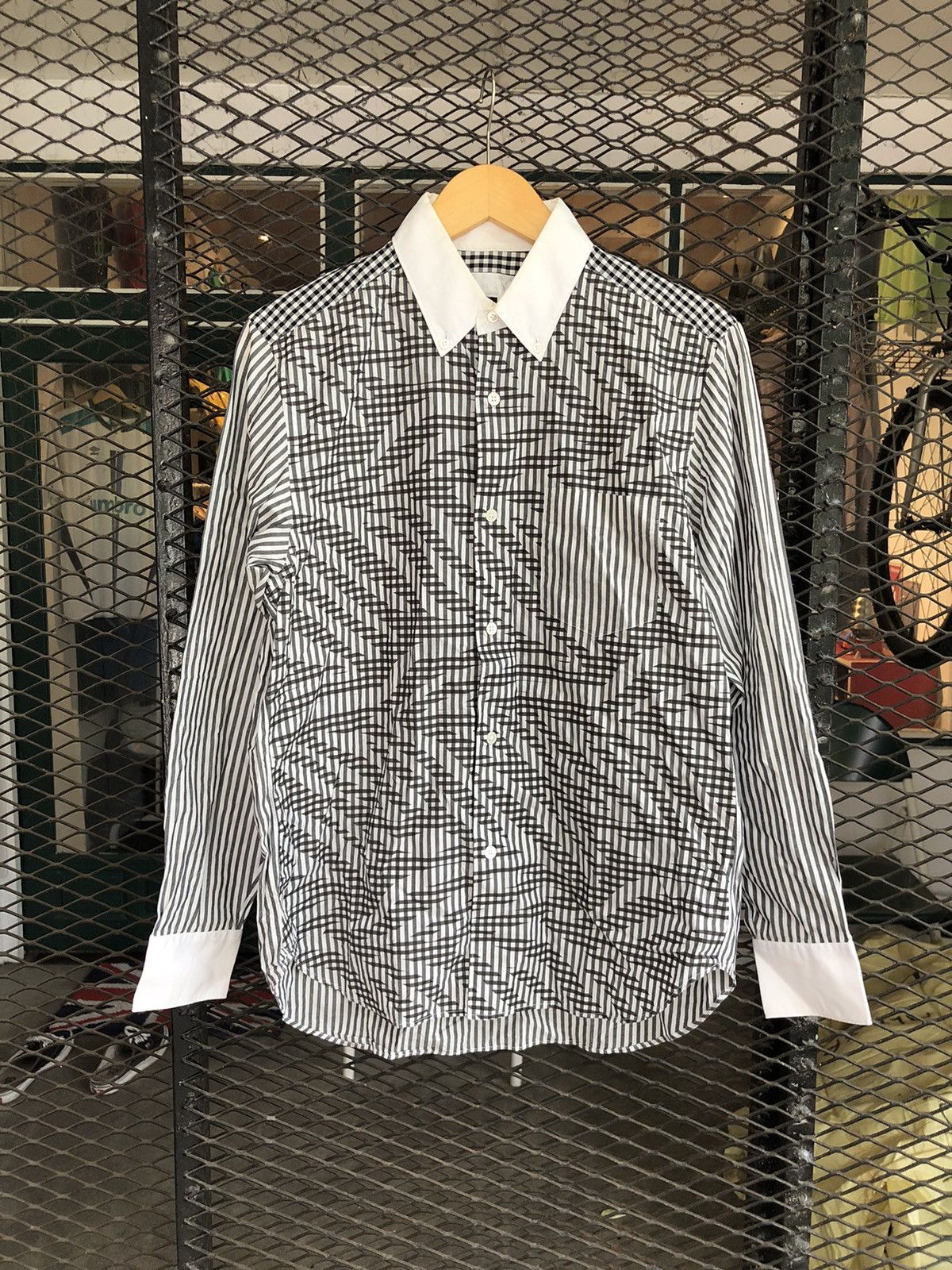 Comme des Garcons COMME DES GARCONS X GANRYU BUTTON LONG SHIRT Size US S / EU 44-46 / 1 - 1 Thumbnail