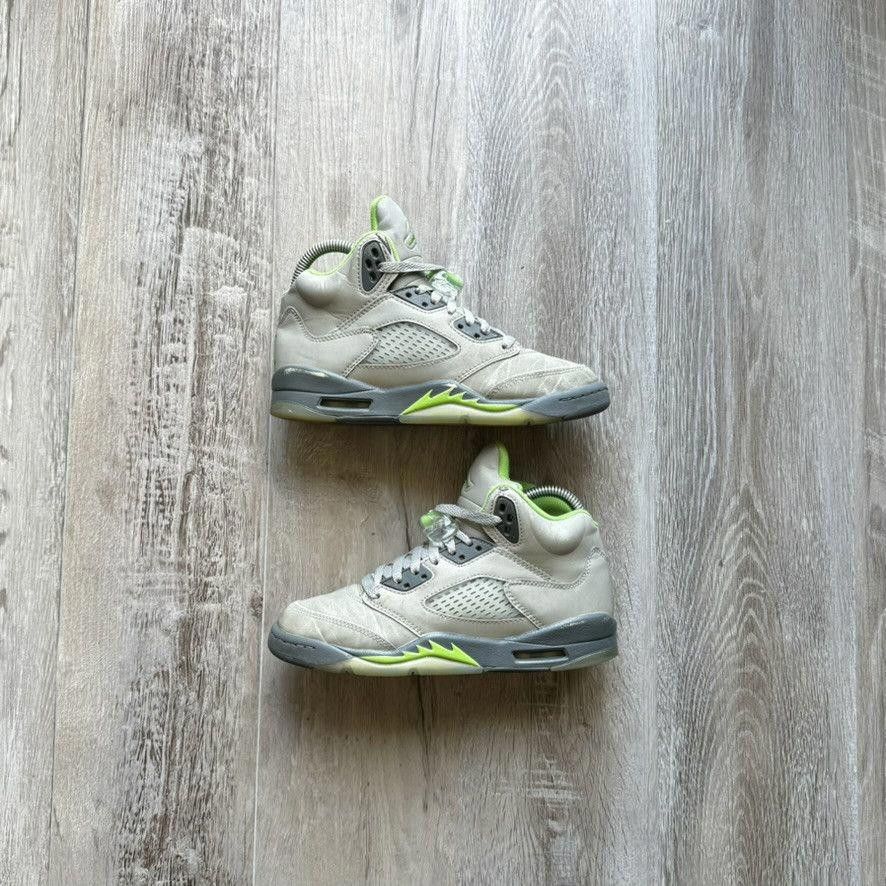 Nike NIKE • JORDAN 5 GS Retro "2022 Green Bean" (4.5M) Size US 5 / EU 37 - 1 Thumbnail