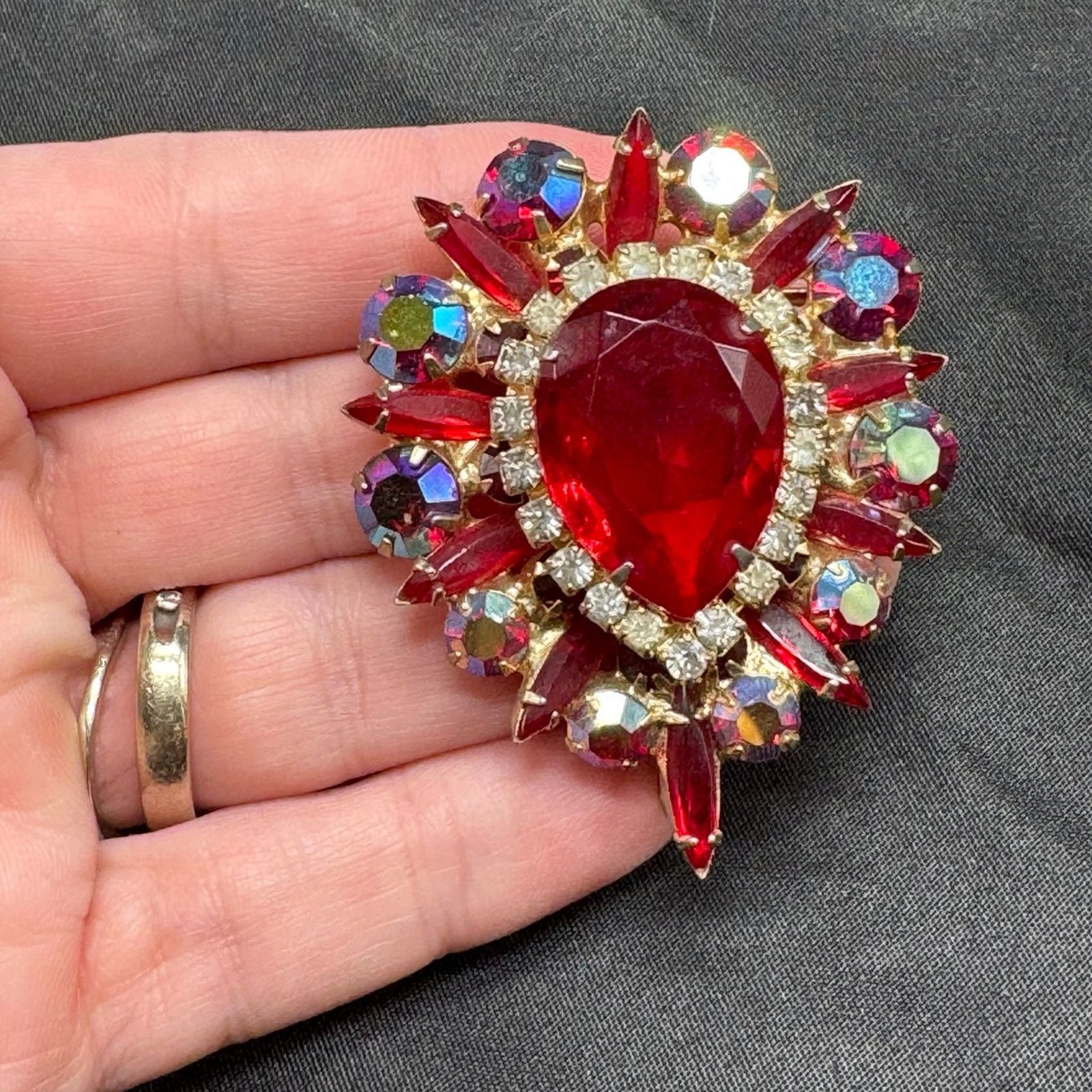 NBDN Nobrandedon VTG rare! Juliana red crystal brooch Size ONE SIZE - 2 Thumbnail