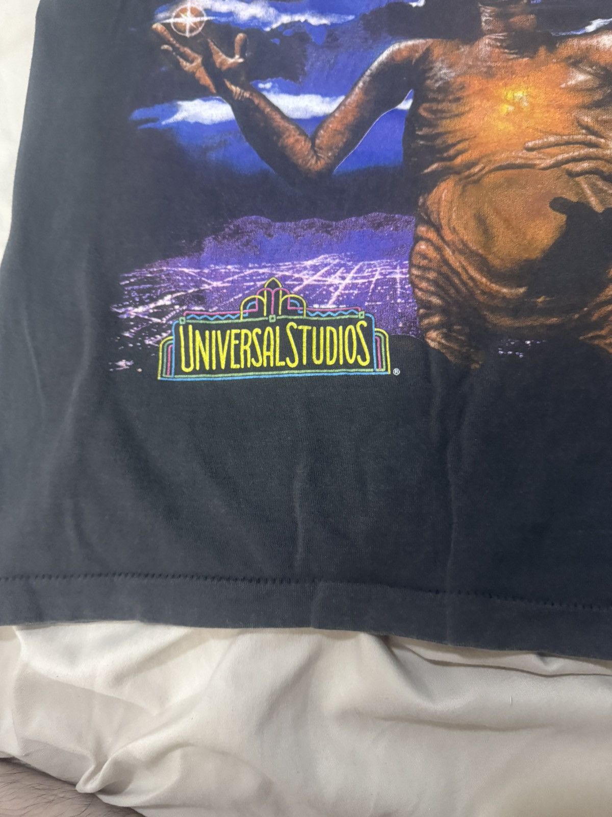 Vintage Vintage 90s E.T. Universal Studios T-Shirt Size US S / EU 44-46 / 1 - 7 Thumbnail