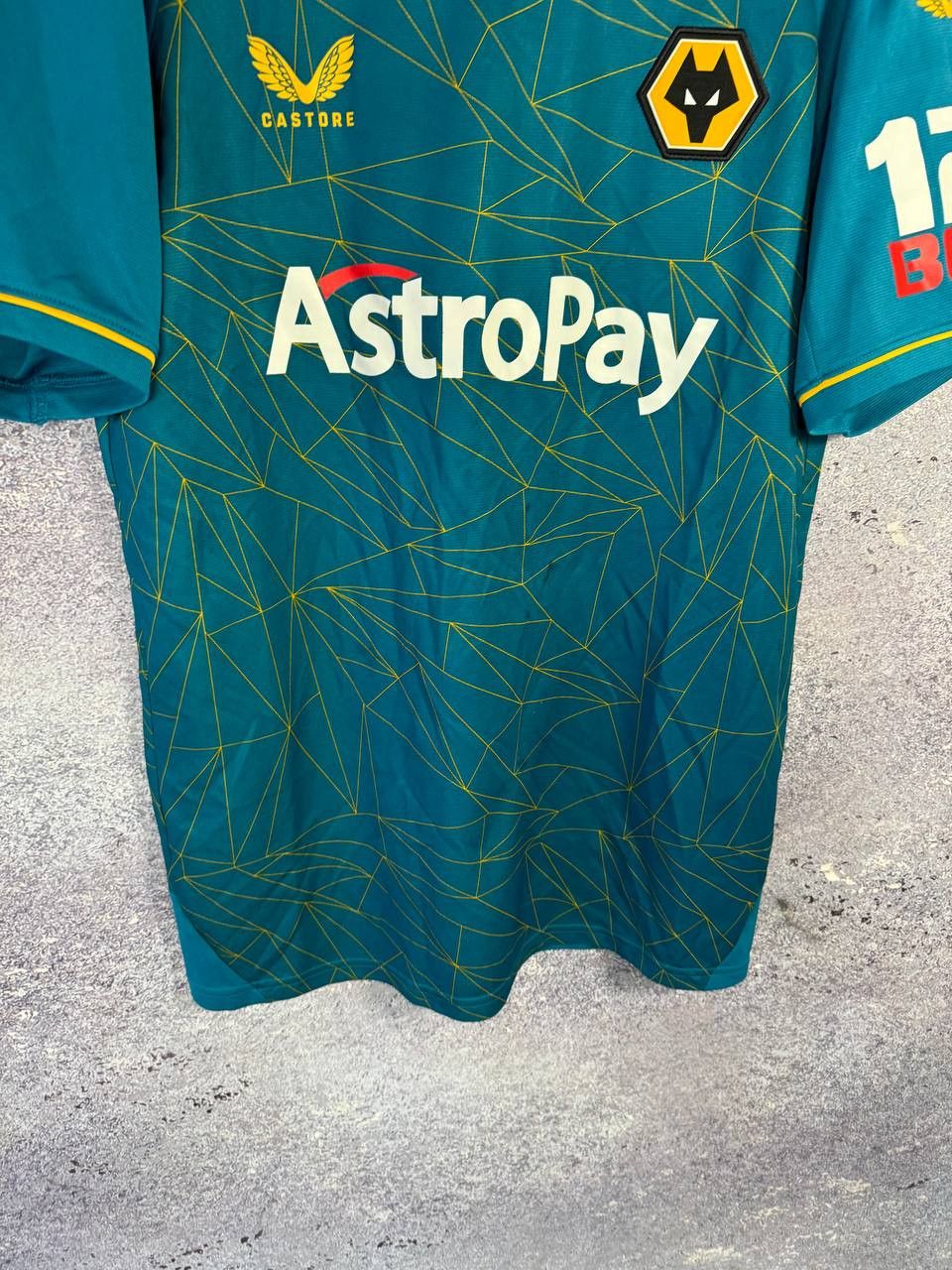 Castore × Vintage Vintage Wolverhampton 2022/23 Castore Soccer Jersey Size US M / EU 48-50 / 2 - 5 Thumbnail