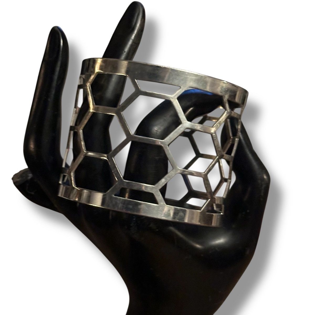Other Wide silver tone honeycomb cut out bangle cuff bracelet Size ONE SIZE - 2 Thumbnail
