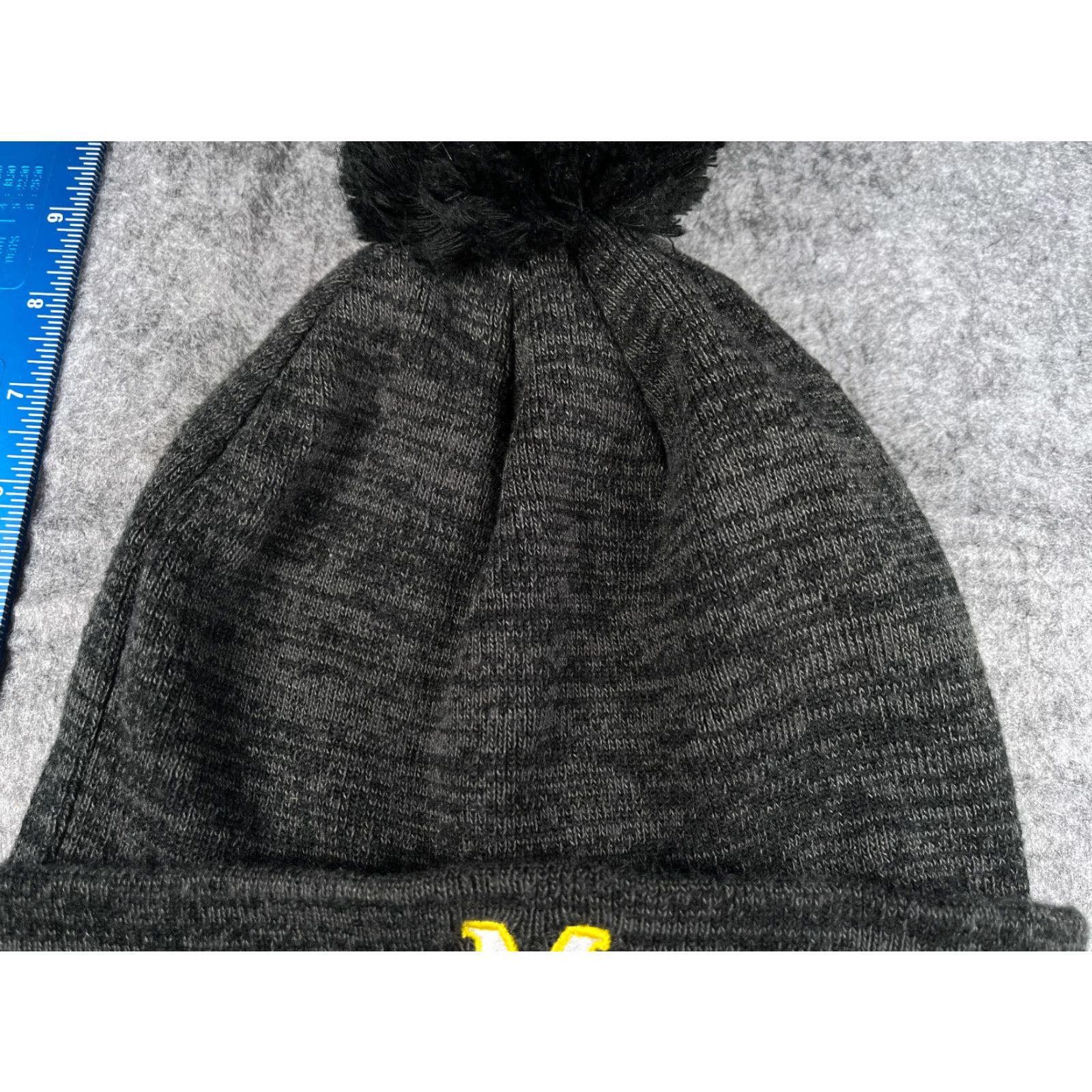 Nike Nike Beanie Toque Hat Adult One Size Gray Knit Acrylic Ski Pom Sports Outdoors Mens Size ONE SIZE - 3 Thumbnail