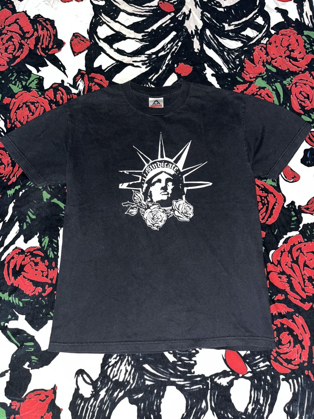 Unsound Rags Crazy Y2K Faded Thrashed Skater ERD Emo Goth Grunge NYC Tee Size US L / EU 52-54 / 3 - 1 Thumbnail