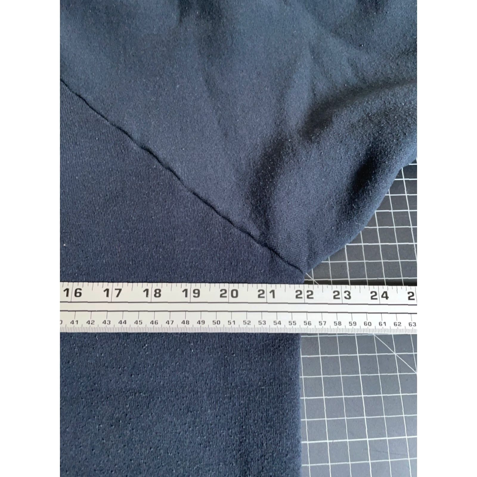 Fruit Of The Loom VINTAGE Washington DC Sweatshirt Adult XL Black Raglan Sleeves 50/50 Cotton Polyester Crew Neck Pullover 90s City Retro Fruit of the Loom Mens Size US L / EU 52-54 / 3 - 4 Thumbnail