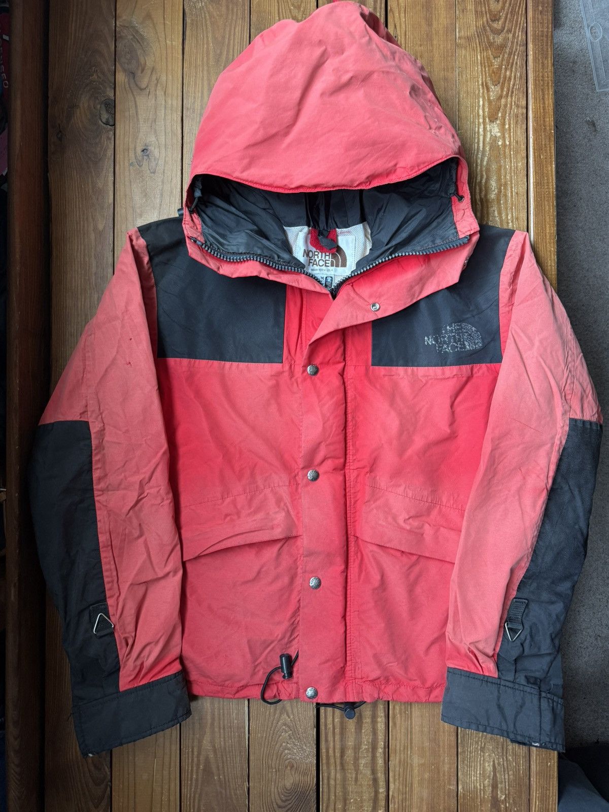 The North Face Vintage 80s The North Face GoreTex Mountain Light Red Jacket Size US M / EU 48-50 / 2 - 1 Thumbnail