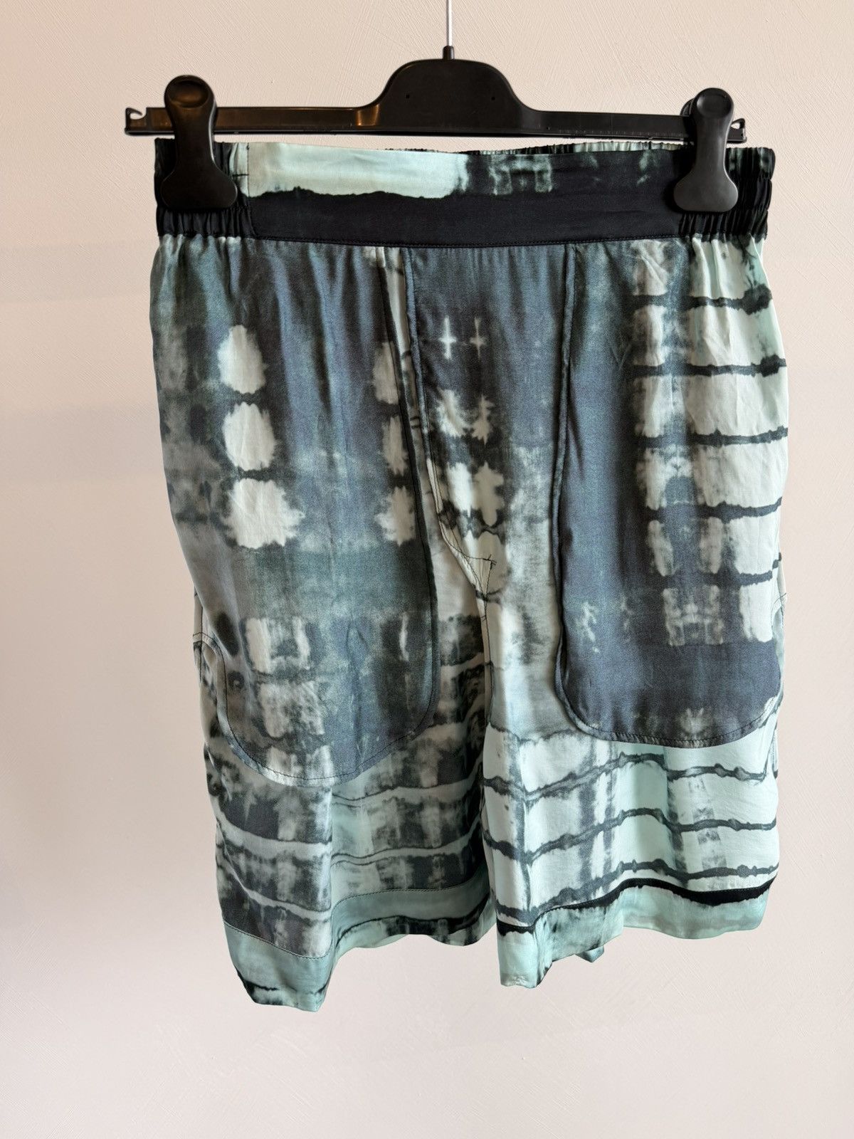 Other DELOS Printed Shorts Black Turquoise Shibori Tie Dye Size S Size 30" / US 8 / IT 44 - 8 Thumbnail