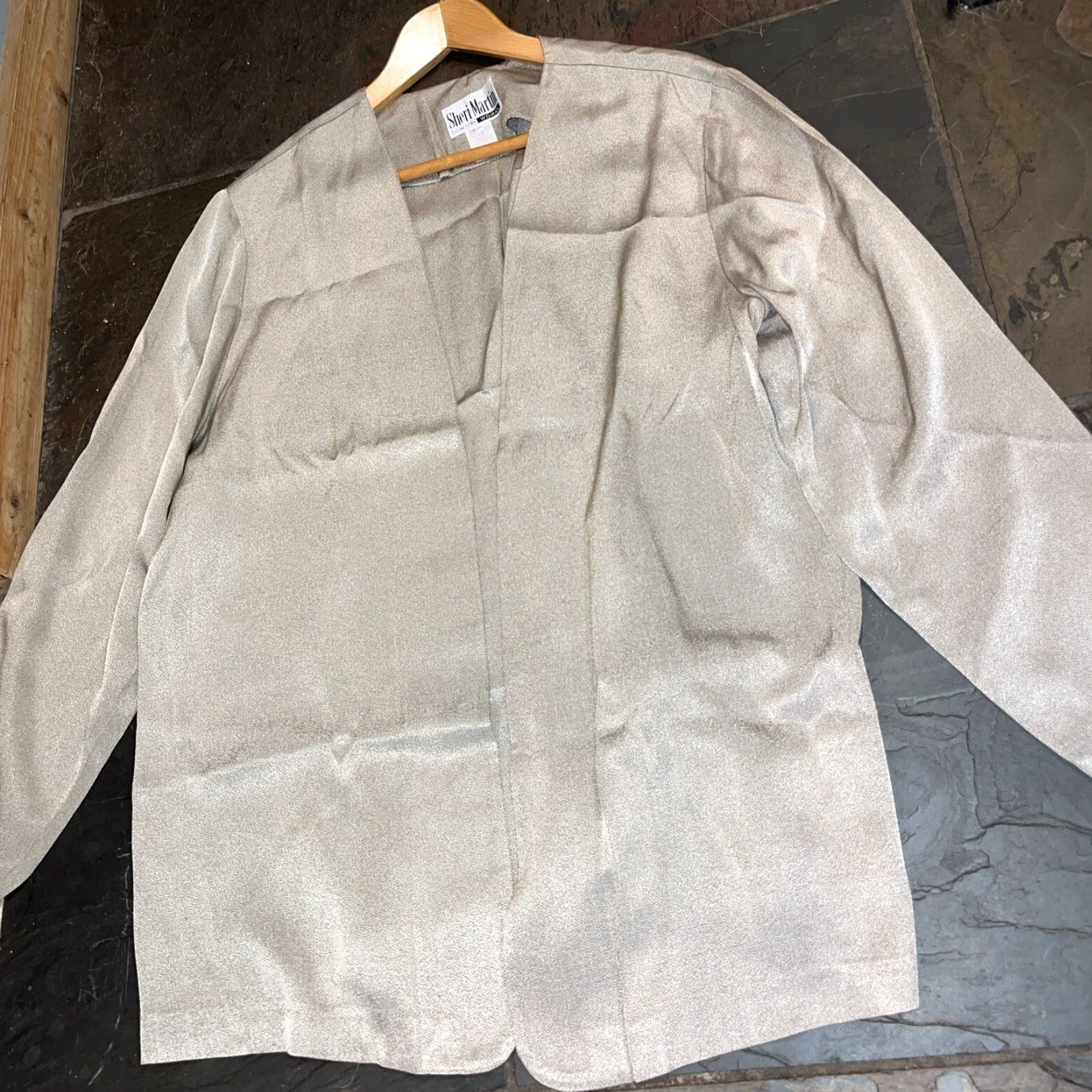 Vintage VINTAGE Sheri Martin METALLIC Blazer Womens 3XL Open Front Flowy Cardigan Jacket Neutral Beige Metallic Shiny Satin Relaxed 52 Chest Womens 3XL Blazer Size XXL / US 16-18 / IT 52-54 - 6 Thumbnail