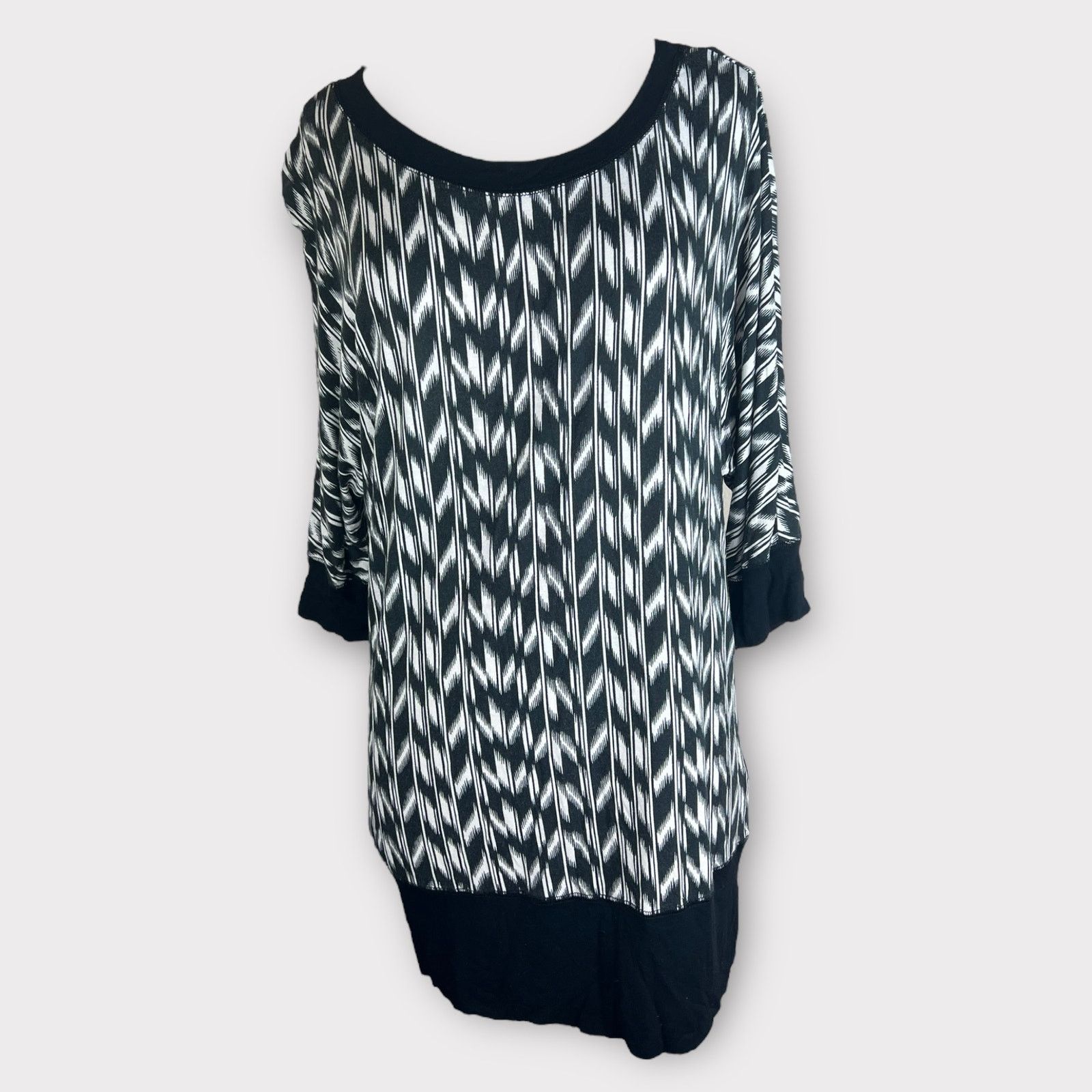 Forever 21 Forever 21 | Abstract Tribal Black and White Tunic Top/Dress Size M / US 6-8 / IT 42-44 - 1 Thumbnail