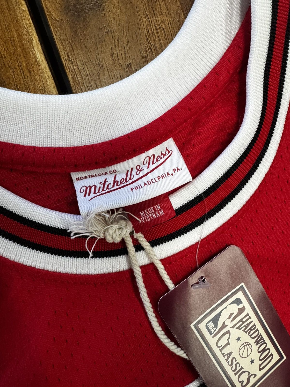 Mitchell & Ness Authentic HWC 1997-98 Michael Jordan Chicago Bulls Jersey Size US L / EU 52-54 / 3 - 5 Thumbnail