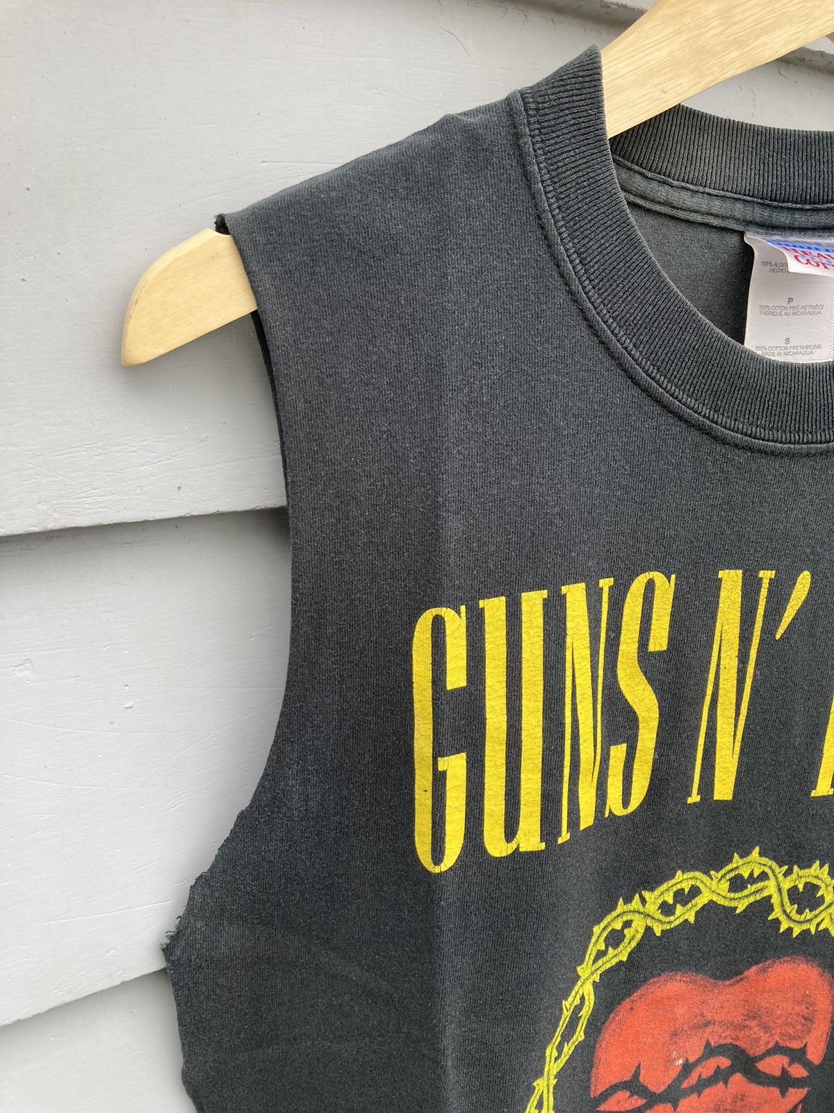 Band Tees Vintage Guns N’ Roses ©️2004 Sun Faded Rock Star Sleeveless Size US S / EU 44-46 / 1 - 3 Thumbnail