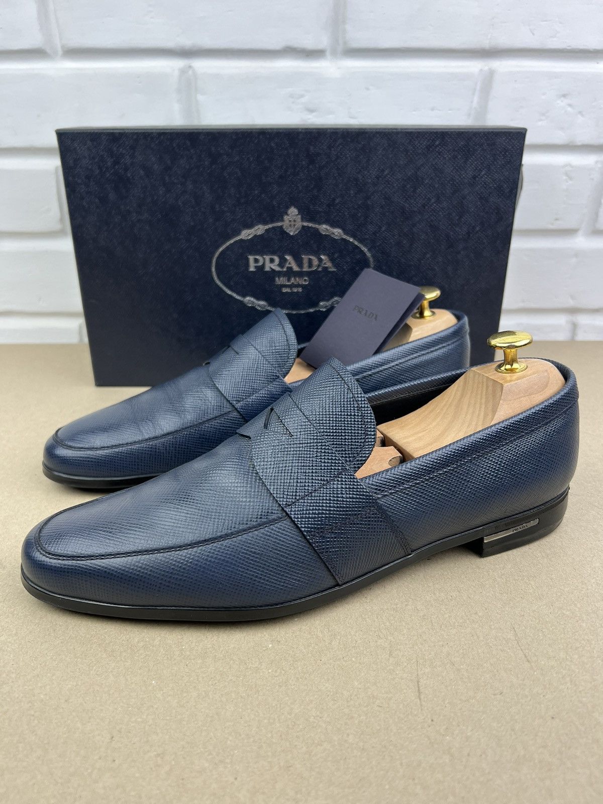 PRADA MILANO Men's Saffiano Cuir Leather Business Shoes