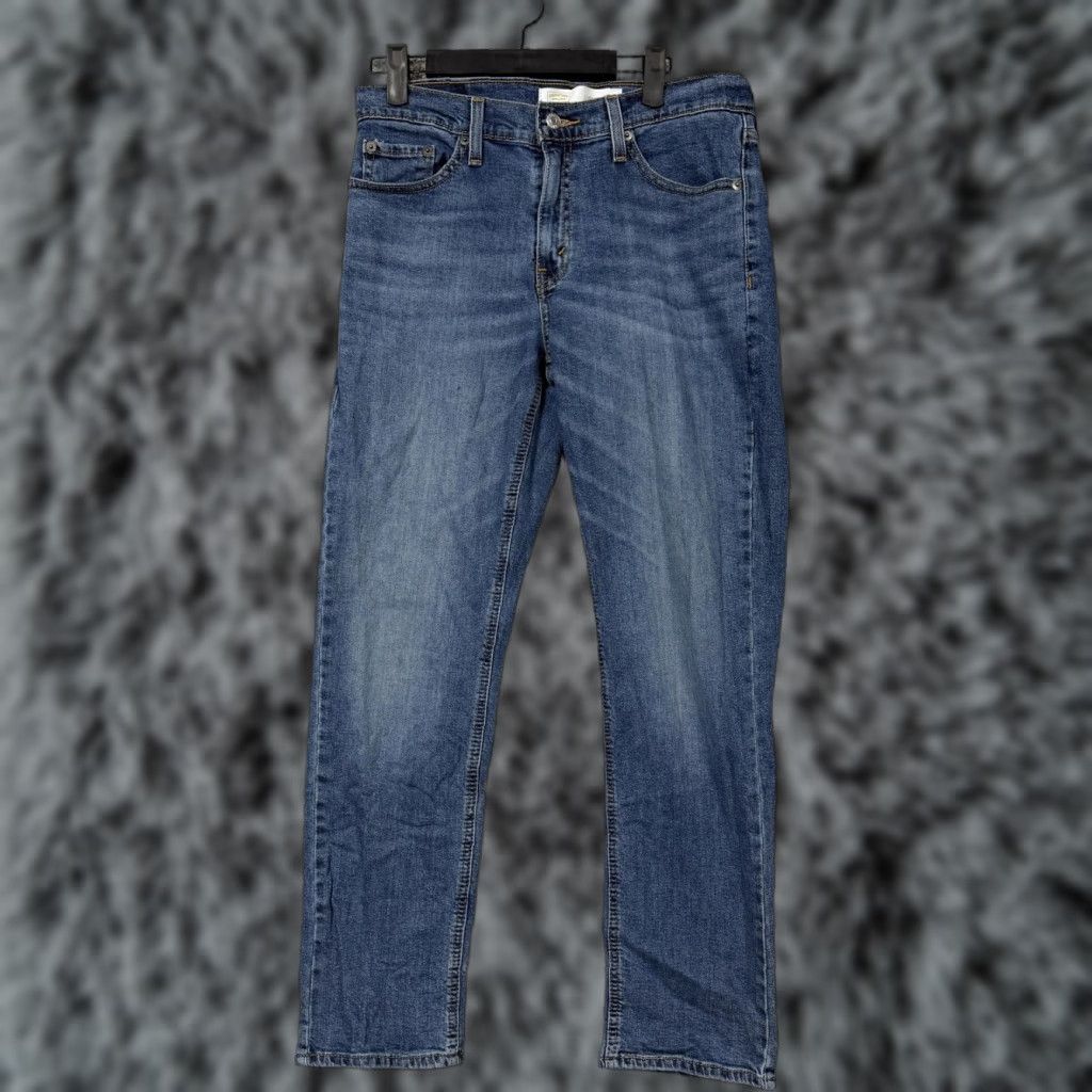 Vintage Signature Levis Jeans Mens 30x30 Athletic Blue Denim Tapered Streetwear Size US 30 / EU 46 - 1 Thumbnail