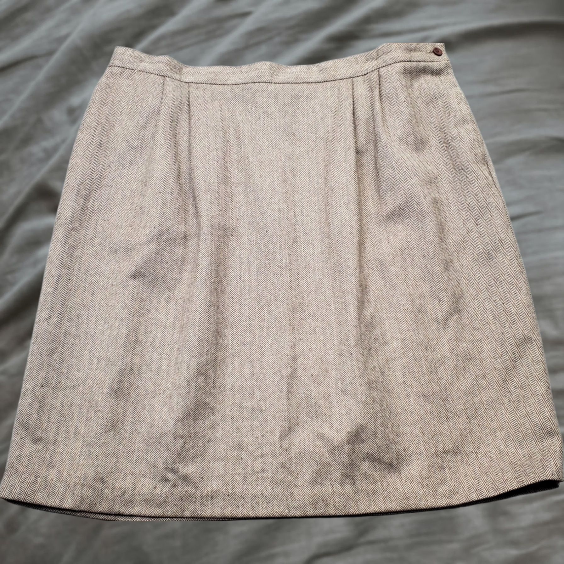 Vintage Leslie Fay Skirt Womens 24WP Brown Herringbone Lined Wool Blend Button Midi A-Line Size 24P Womens - Pre-owned Size 42" / US 20 - 1 Thumbnail